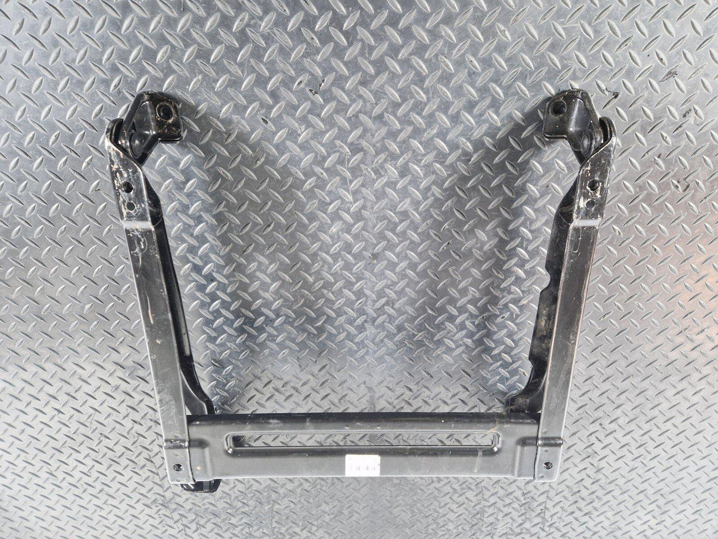 10-15 AUDI Q7 4L OEM FRONT NS LEFT SEAT MOUNTING BASE BRACKET 7L0881677G