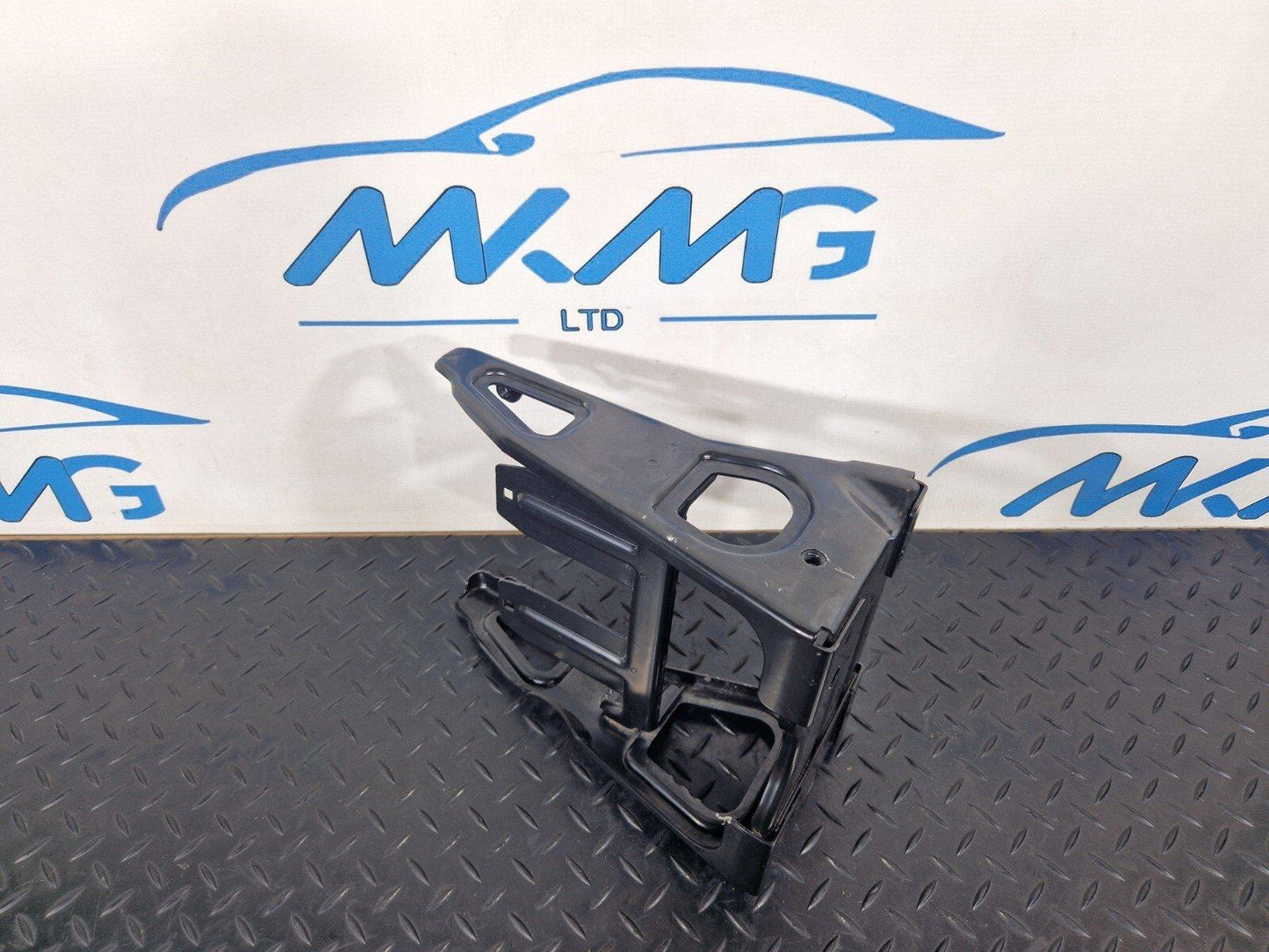 19-ON MERCEDES BENZ A CLASS EQ W177 ENGINE BAY SUPPORT BRACKET A2475452601