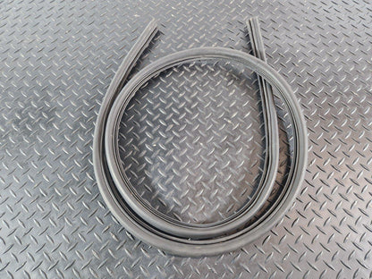 10-15 AUDI Q7 4L GENUINE OEM ENGINE HOOD BONNET RUBBER SEAL 4L0823731