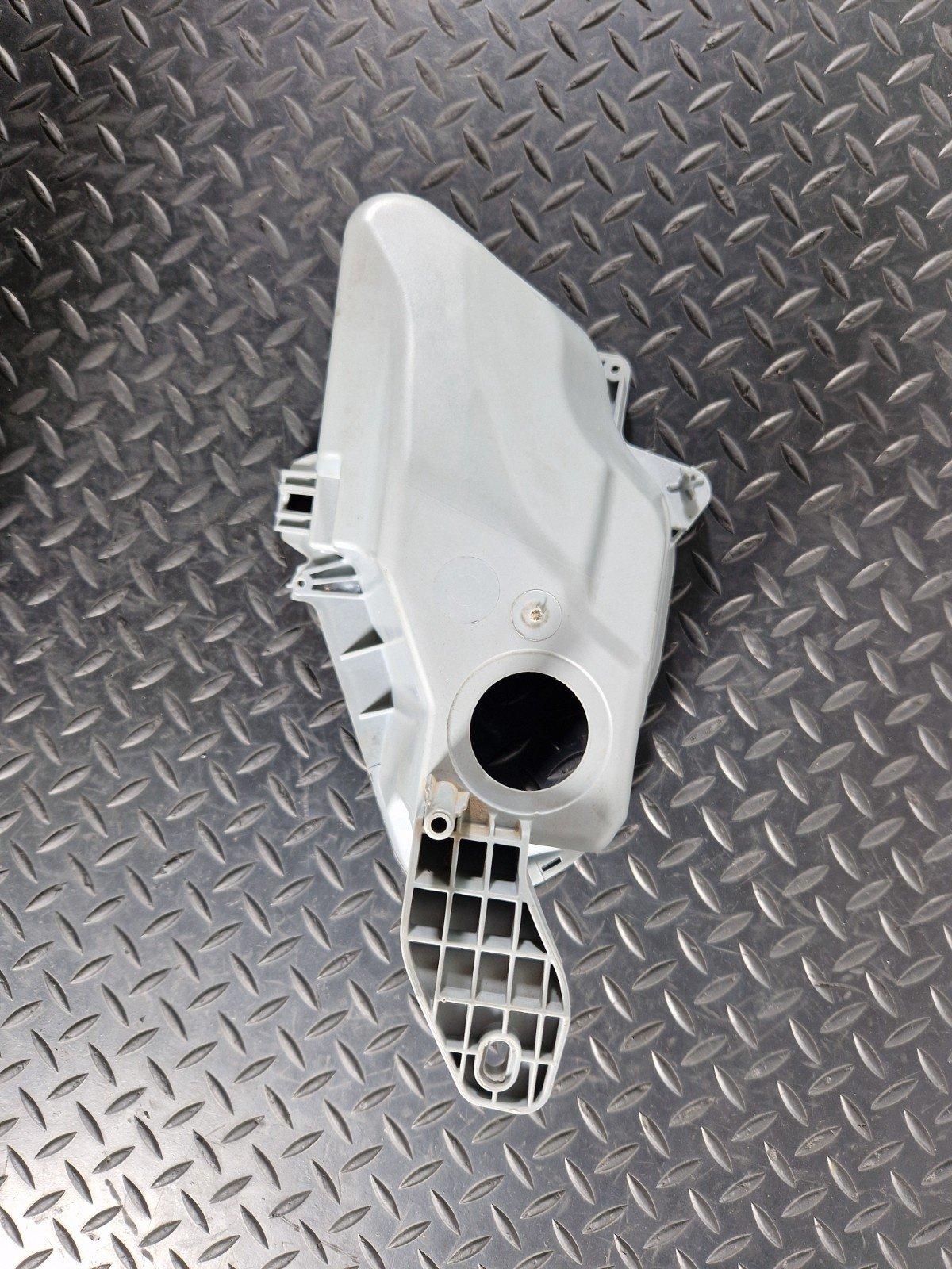 12-18 AUDI A6 C7 2.0 DIESEL GENUINE HOUSING COVER FOR CONTROL UNITS 4G2907355B