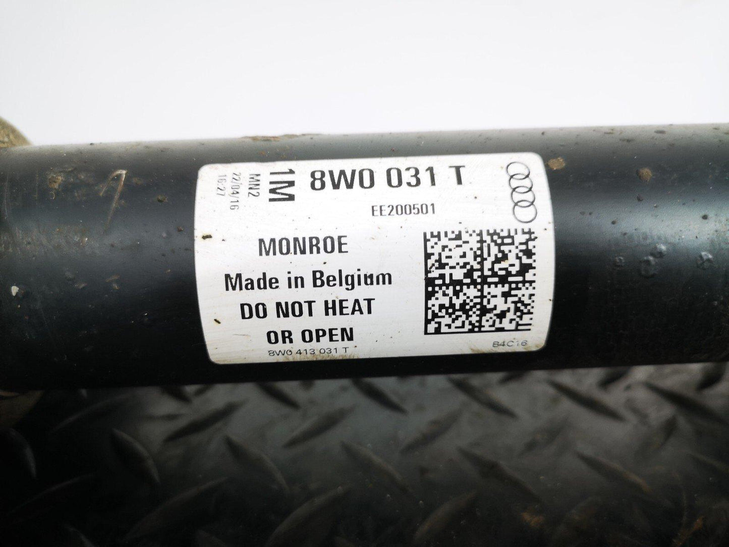 16-19 AUDI A4 B9 GENUINE FRONT LEFT N/S SHOCK ABSORBER 8W0413031T 8W0031T