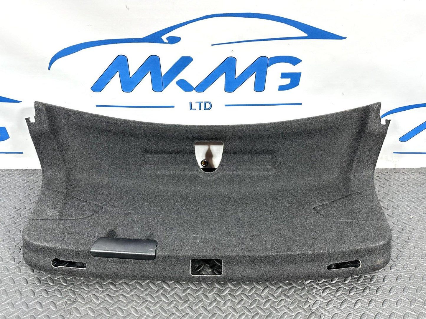 16-19 AUDI A4 B9 SALOON GENUINE BOOTLID TAILGATE TRIM PANEL 8W5867975