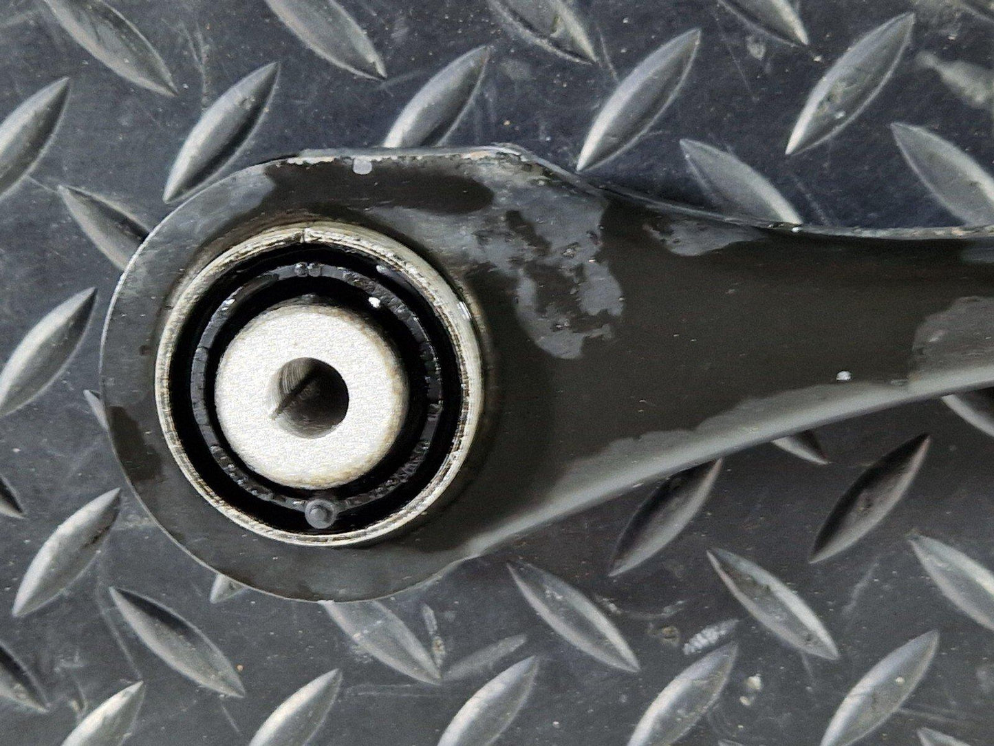 16-19 AUDI A4 AVANT B9 GENUINE REAR LEFT LOWER CONTROL ARM 4M0505291D 4M0505425D