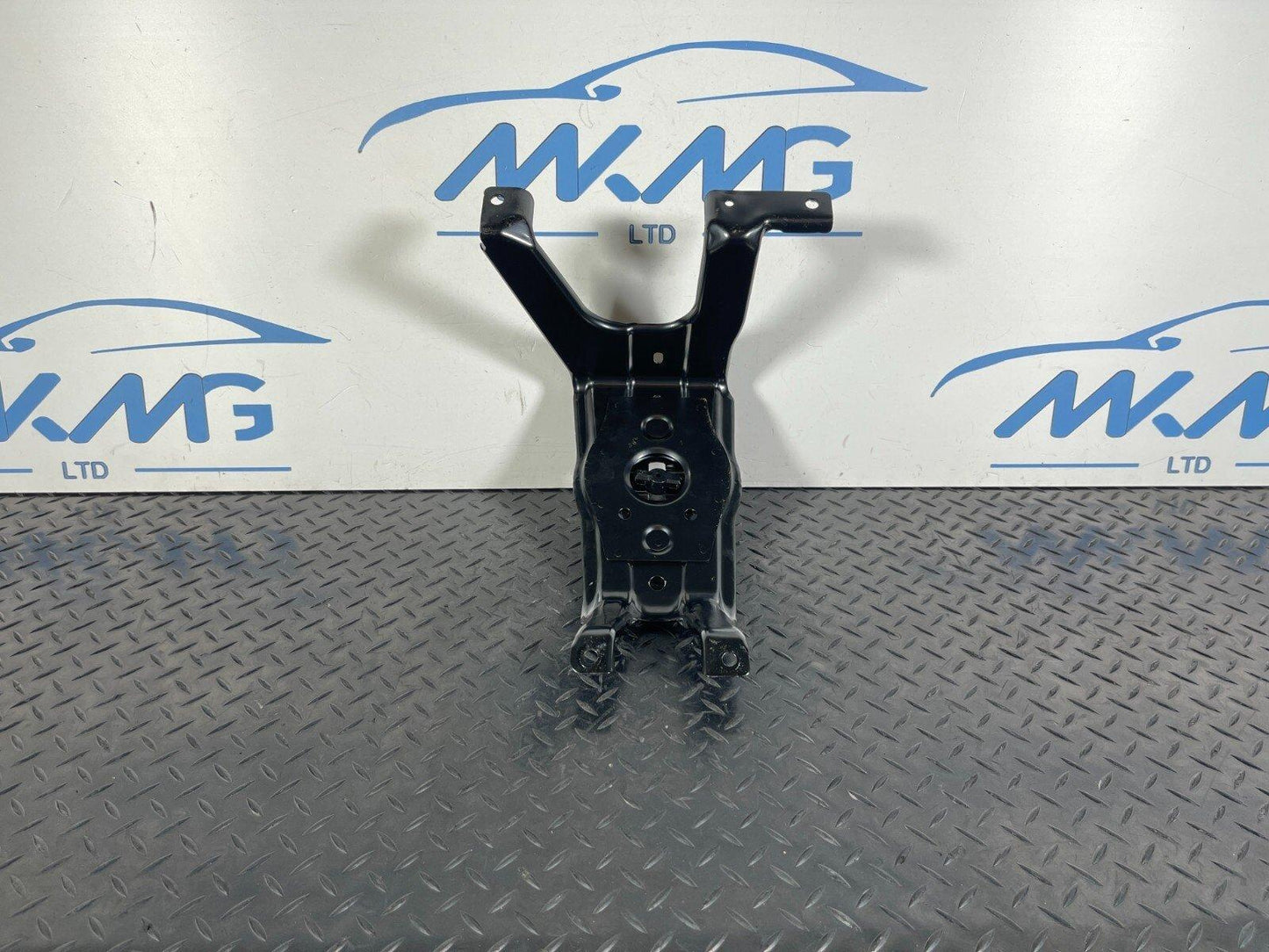 16-23 AUDI A5 F5 SPORTBACK SPARE WHEEL MOUNTING BRACKET 8W0802715C
