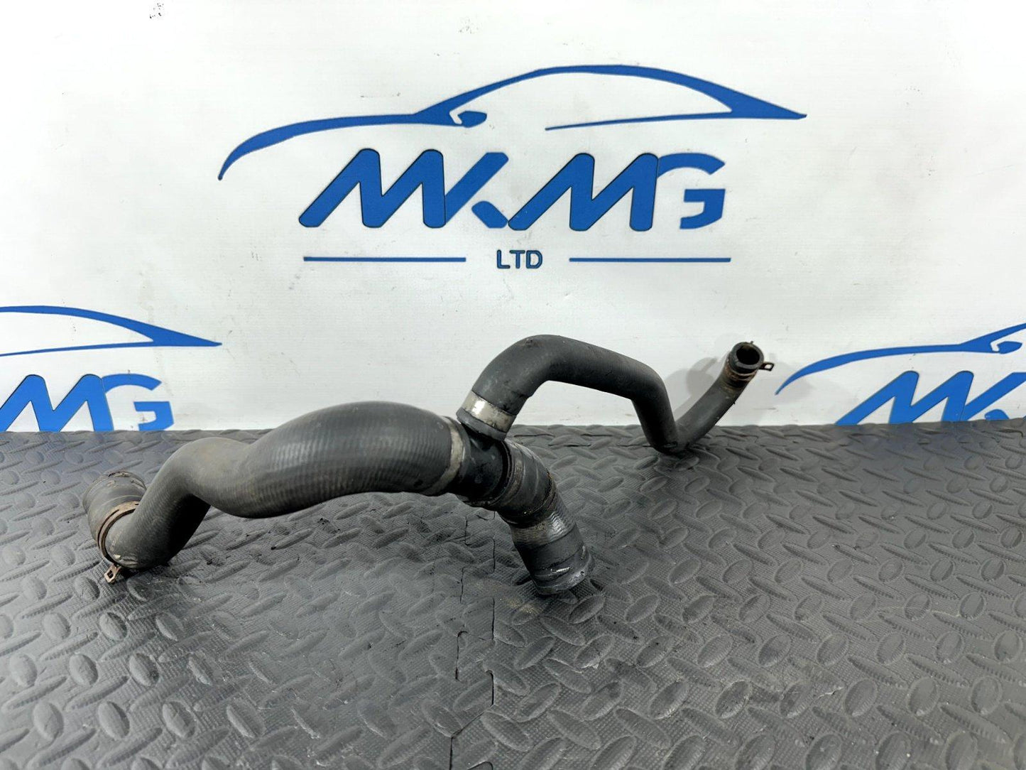 12-18 MERCEDES A CLASS W176 1.5CDI OM607 GENUINE WATER COOLANT PIPE A2465011556