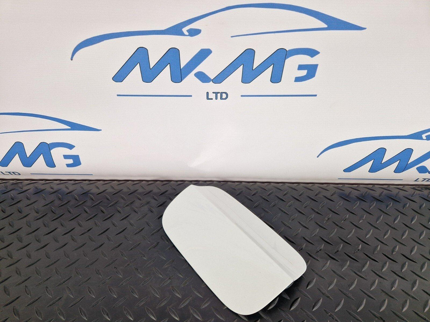 16-23 AUDI S5 COUPE GENUINE REAR FUEL DOOR COVER TRIM IBIS WHITE LY9C 8W6809907