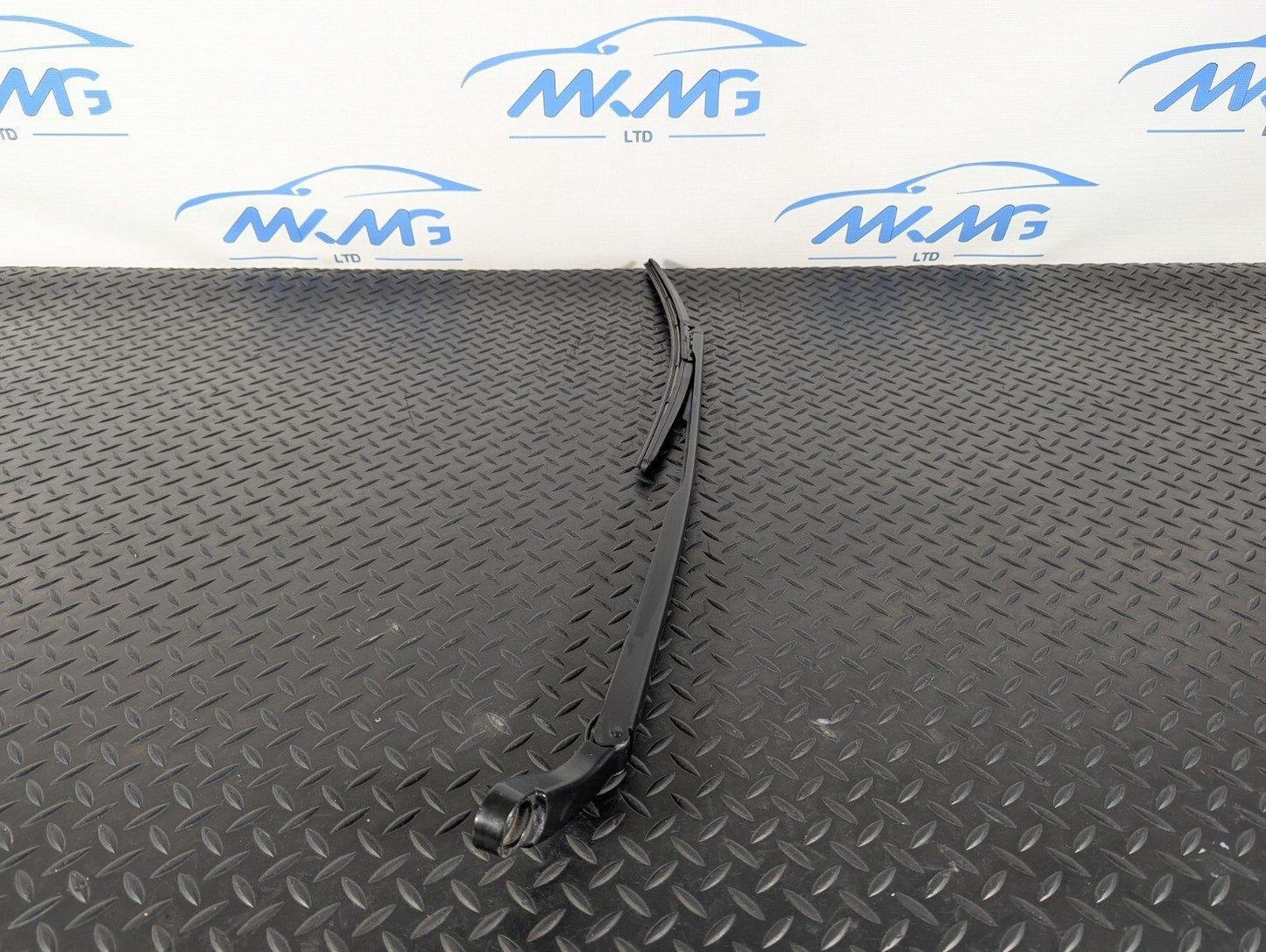 10-17 AUDI A8 4H FRONT LEFT WIPER ARM WITH BLADE 4H2955407A
