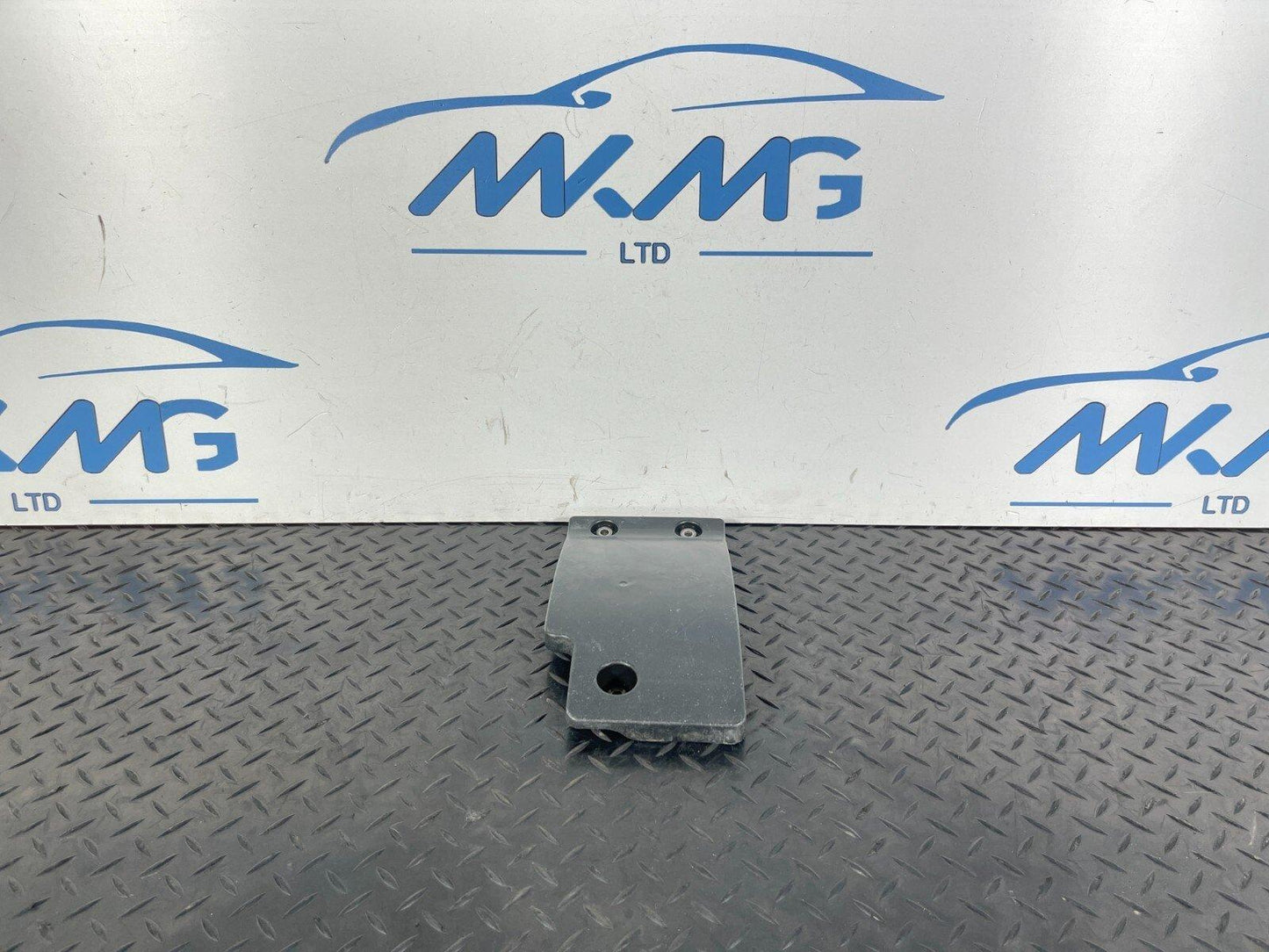 12-18 BMW 3 SERIES F30 F31 F39 F40 F48 REAR DIFFERENTIAL UNDERBODY COVER 6867193