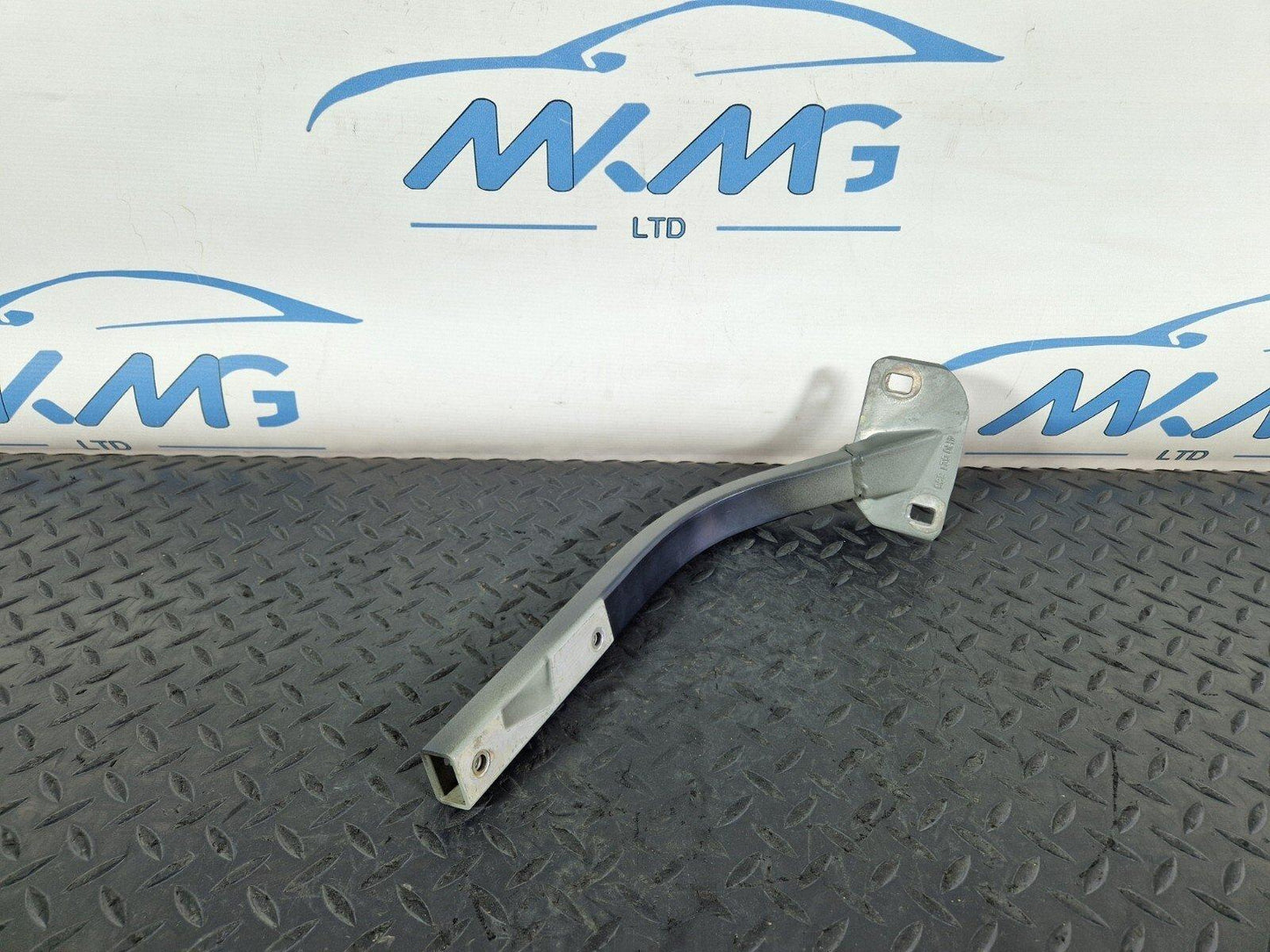 10-17 AUDI A8 4H FRONT WING SUPPORT BRACKET N/S PASSENGER SIDE LEFT 4H0821395