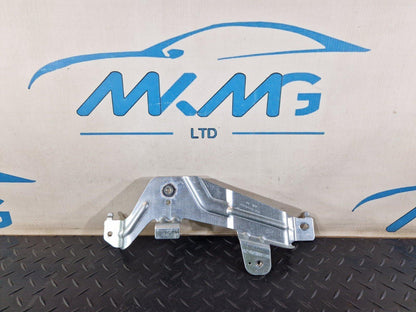11-19 MERCEDES BENZ ML W166 GENUINE BOOT LINER RIGHT SIDE BRACKET A1668601014