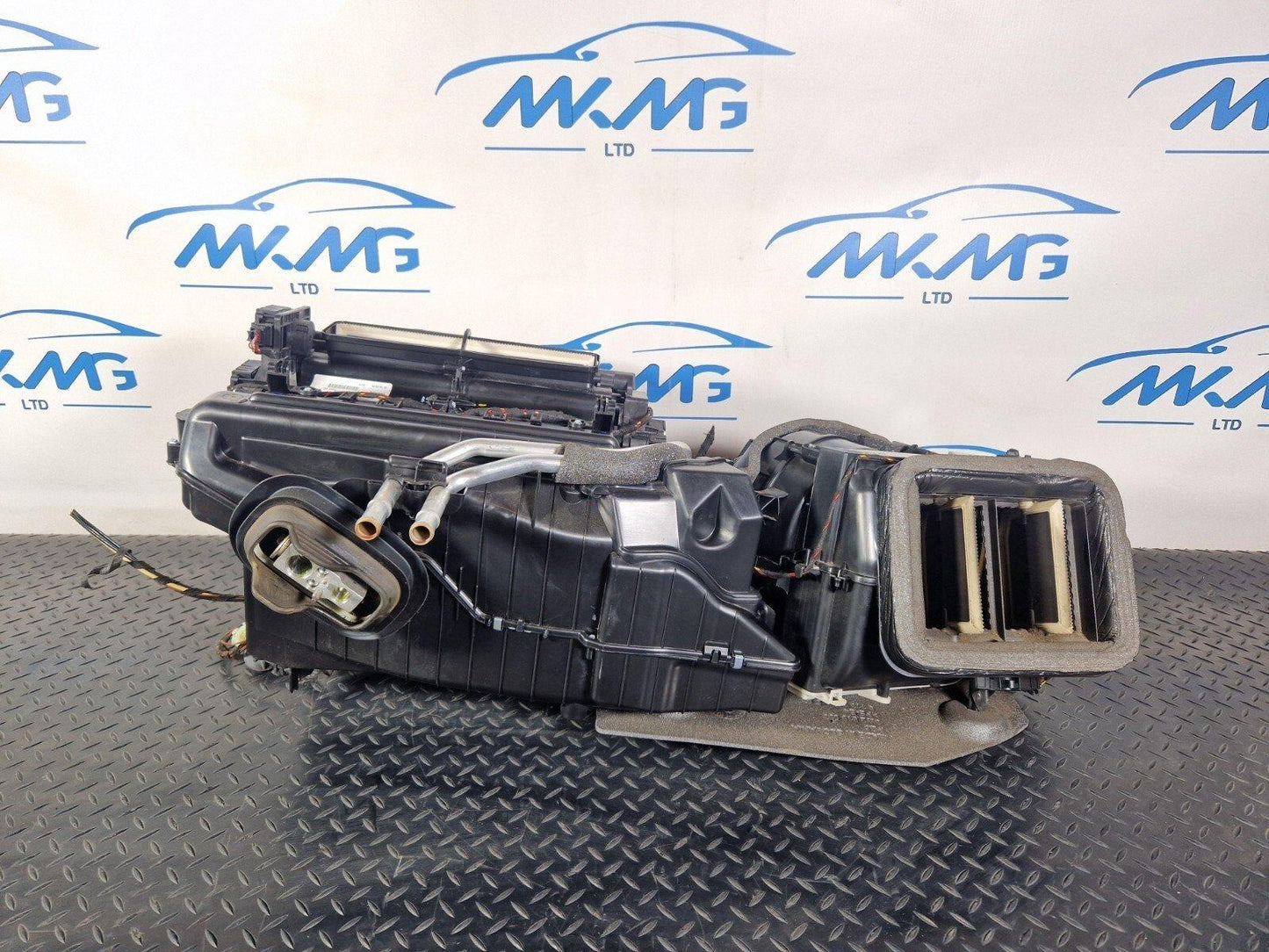 16-19 AUDI A4 B9 GENUINE FRONT DASH HEATER MATRIX 8W2820005B