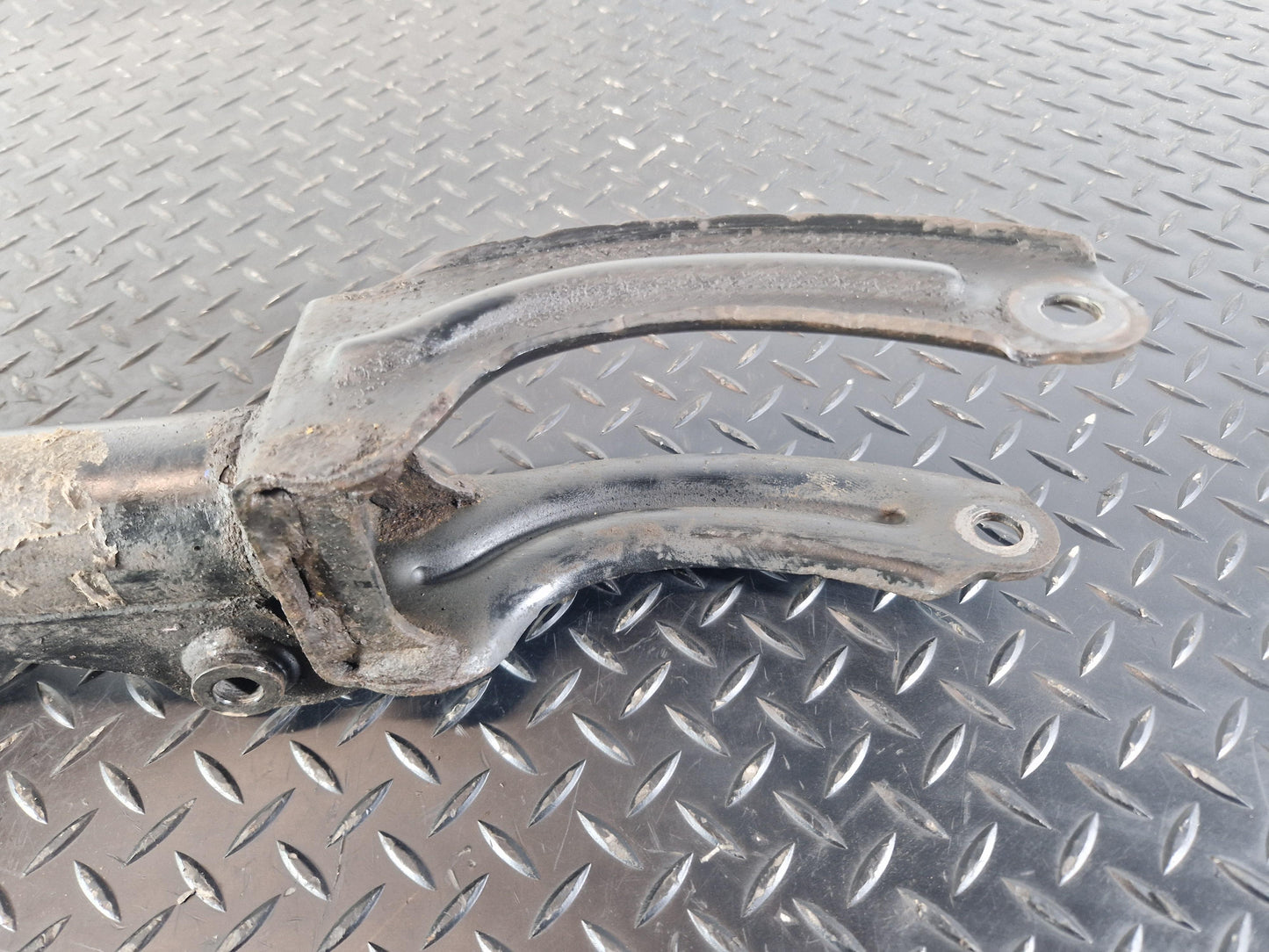 10-18 Volkswagen Touareg 7P Front Left Shock Absorber 7P6413031