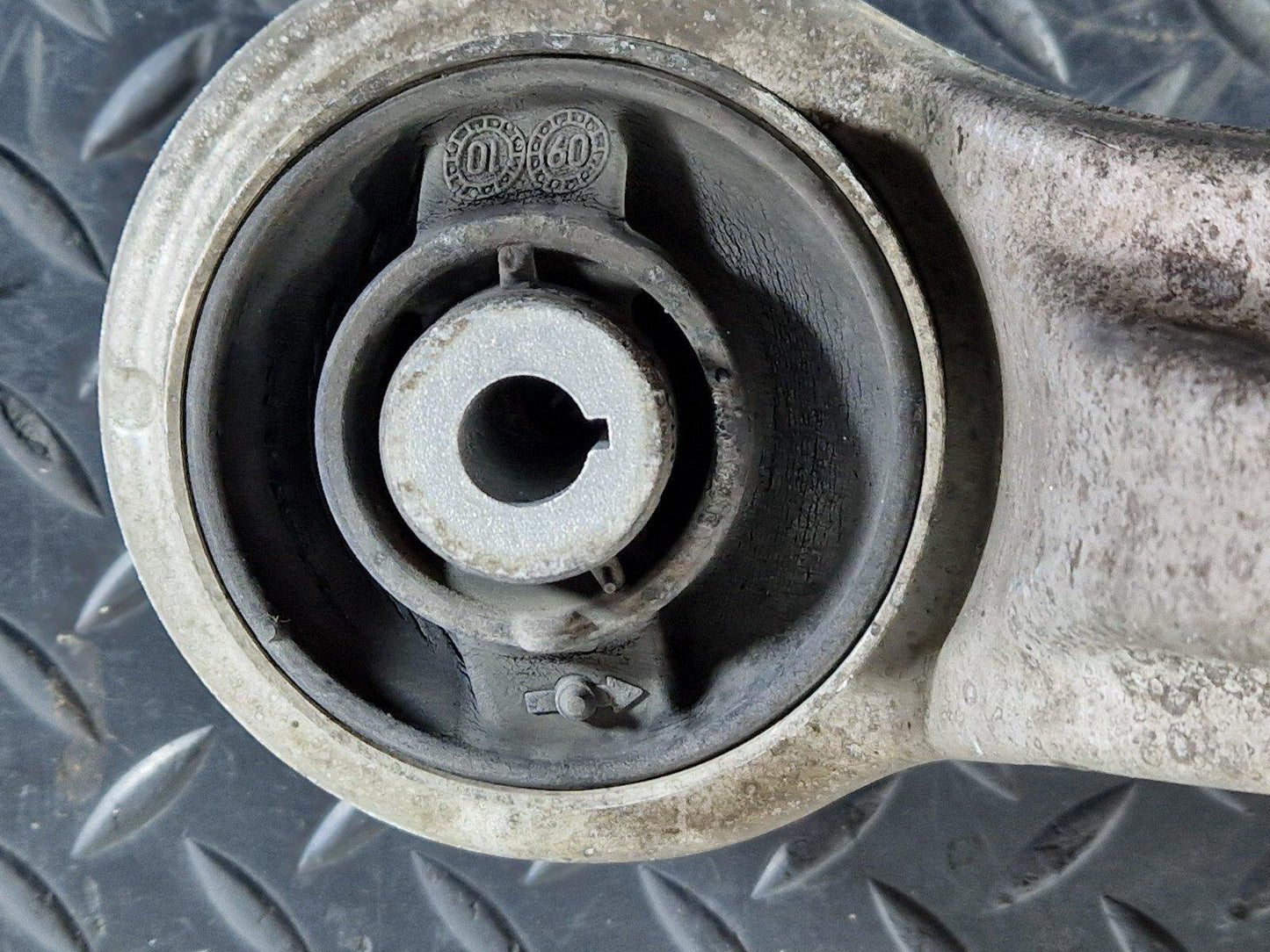 10-17 AUDI A8 4H FRONT LEFT N/S CONTROL ARM 4H0407693