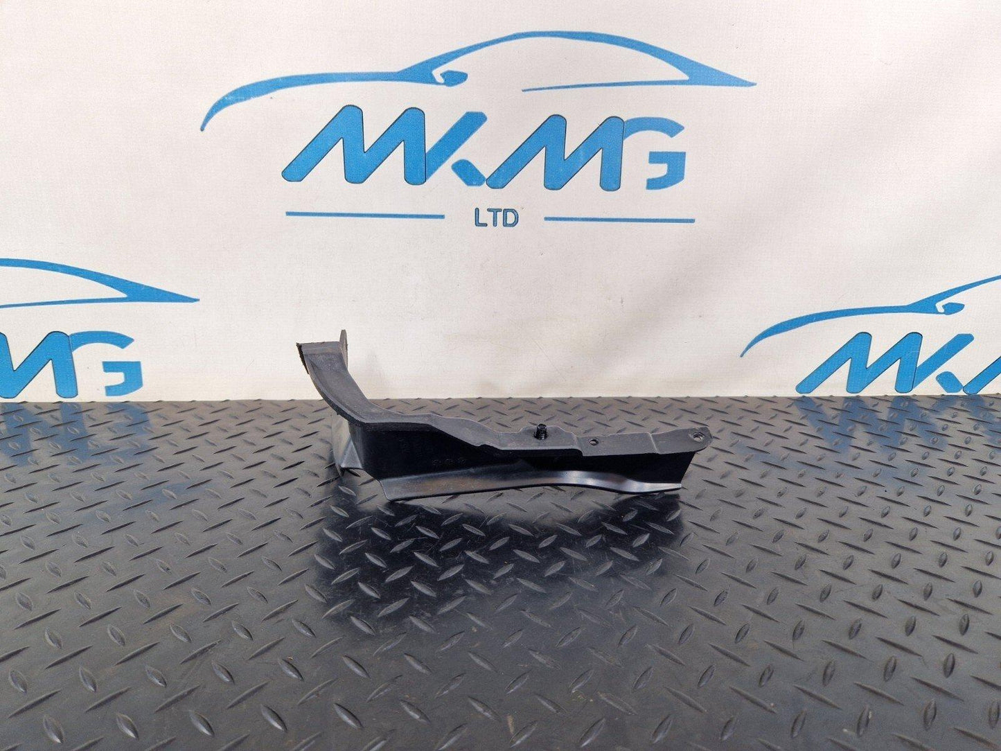 14-21 MERCEDES BENZ C300h W205 FRONT BUMPER MOUNTING BRACKET RIGHT A2058853965
