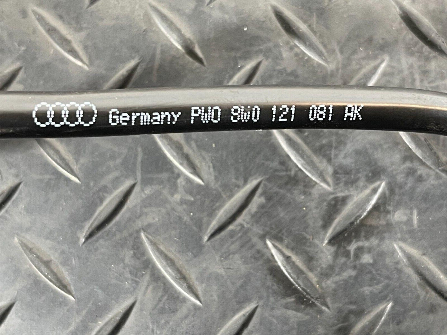 16-19 AUDI A4 B9 AVANT GENUINE BREATHER VACUUM PIPE 8W0121081AK