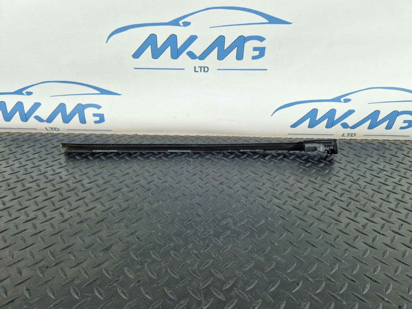 12-17 AUDI S5 CONVERTIBLE REAR RIGHT DRIVER SIDE WINDOW TRIM STRIP 8F0853764E