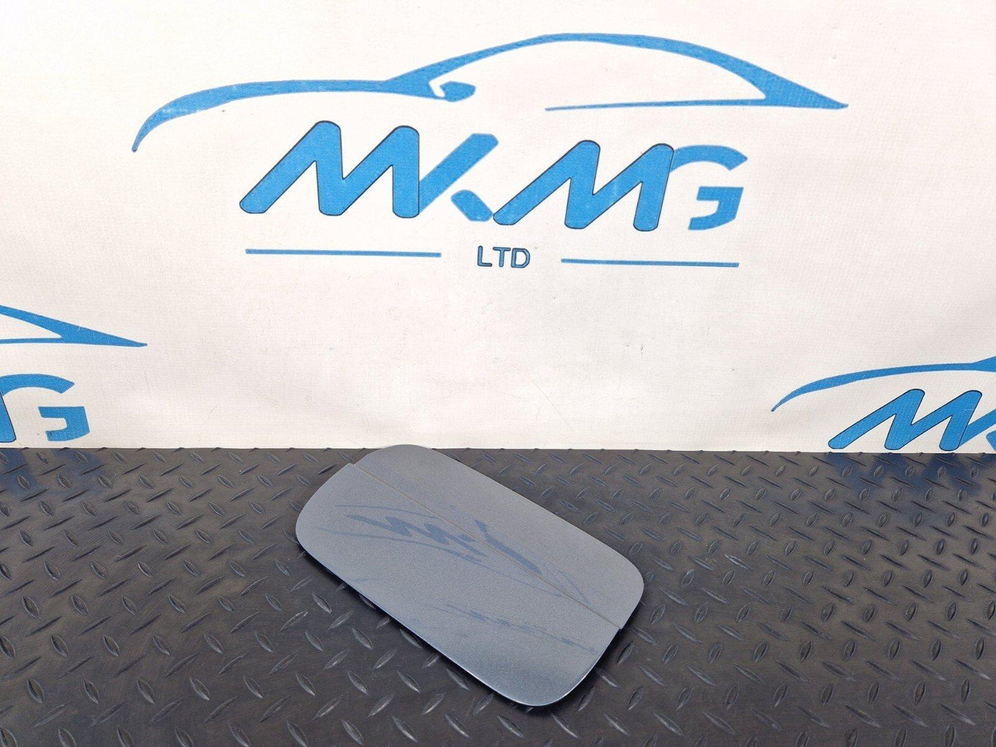 16-19 AUDI A4 B9 GENUINE FUEL DOOR FLAP IN GREY X7R 8W0809907