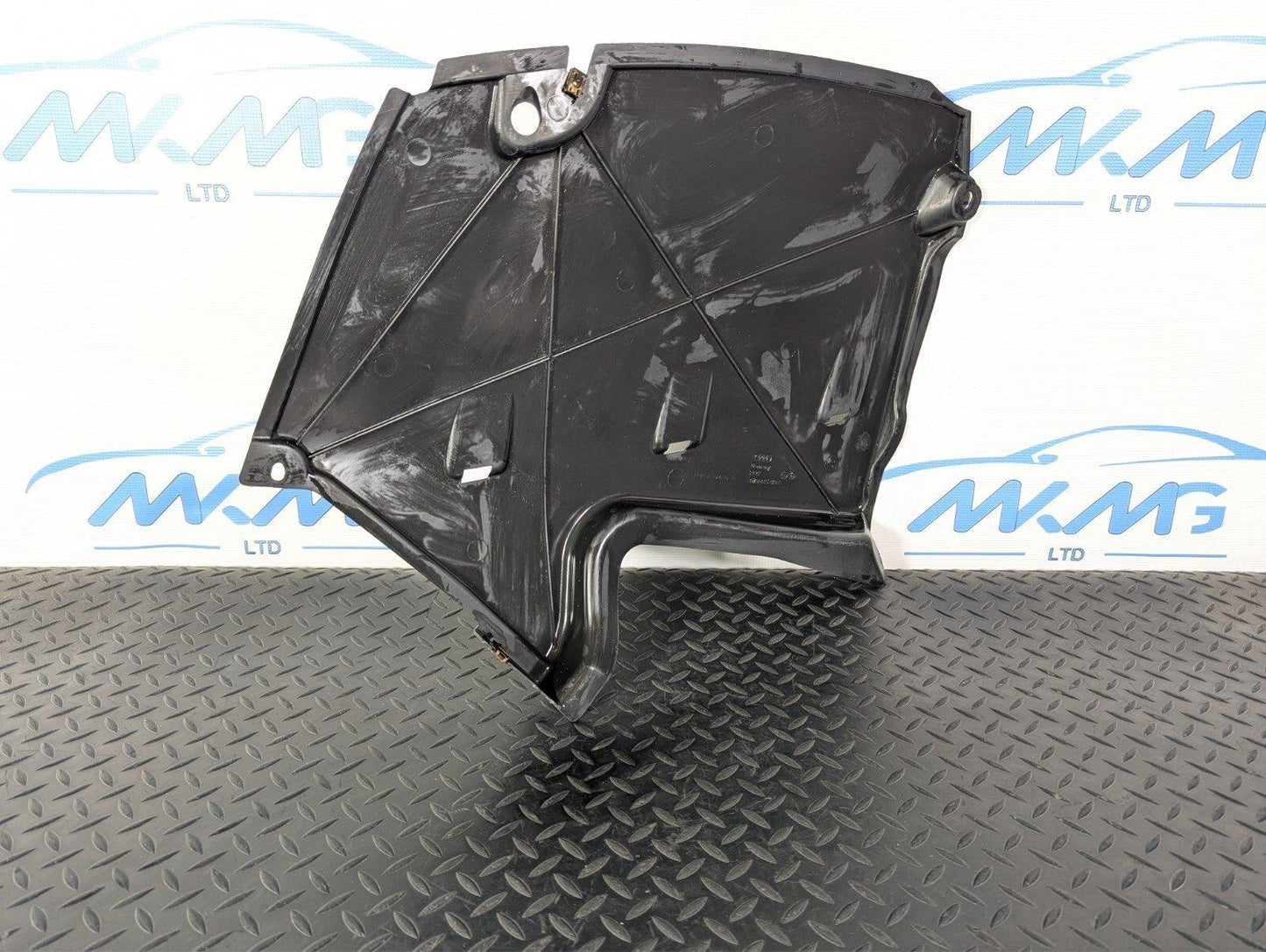 16-19 AUDI A4 B9 OEM REAR RIGHT SIDE O/S BODY UNDER TRAY SHIELD COVER 8W0825219A