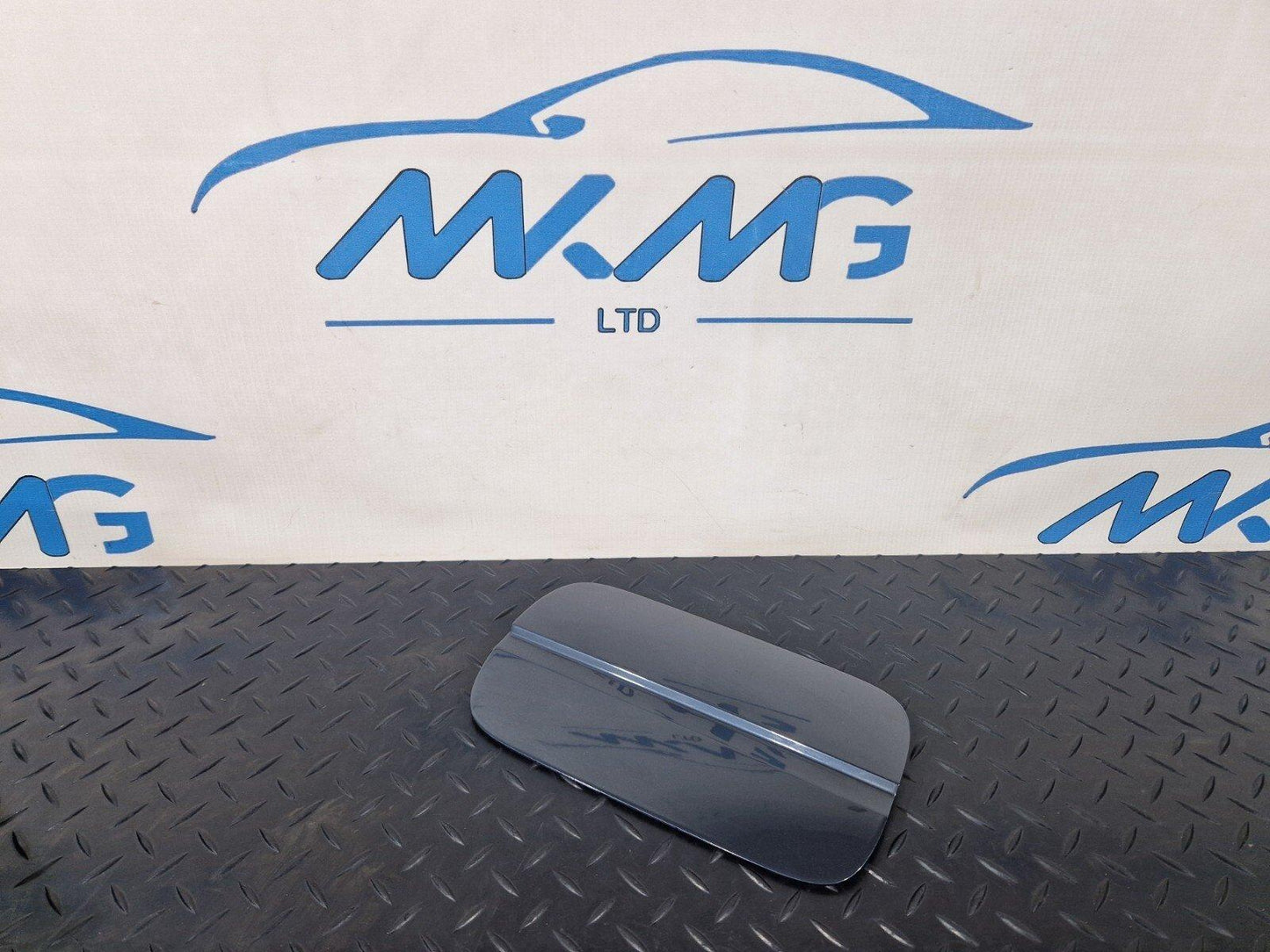 16-19 AUDI A4 B9 GENUINE FUEL DOOR IN GREY 8W0809907 LX7L