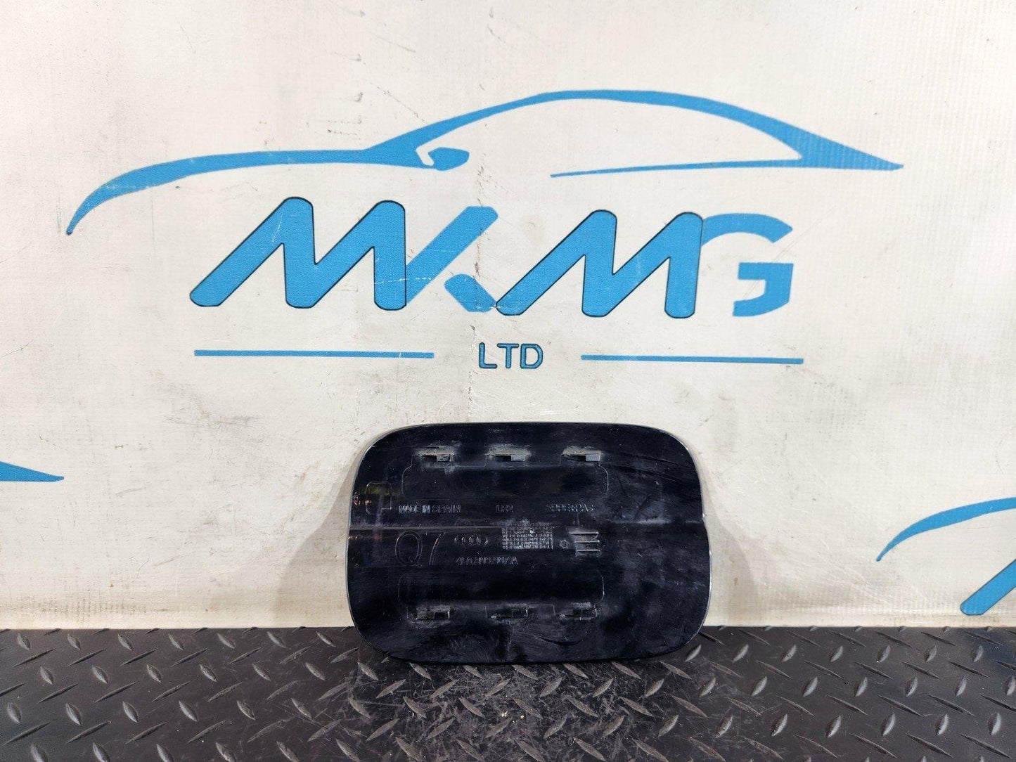 10-15 AUDI Q7 4L GENUINE FUEL TANK FILLER FLAP COVER LID DAMAGED 4L0809907A
