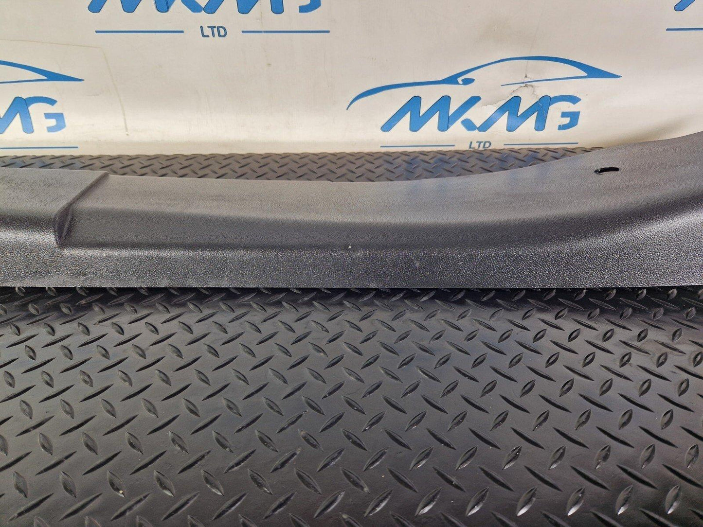 18ON MERCEDES BENZ SPRINTER W907 W910 RIGHT SIDE B PILLAR TRIM COVER A9076905200