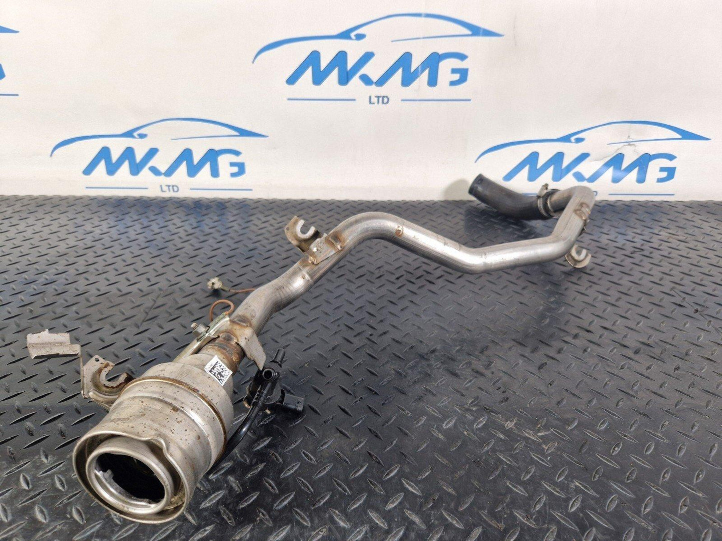 19-ON MERCEDES BENZ CLA250e C118 GENUINE FUEL FILLER PIPE A1184700900