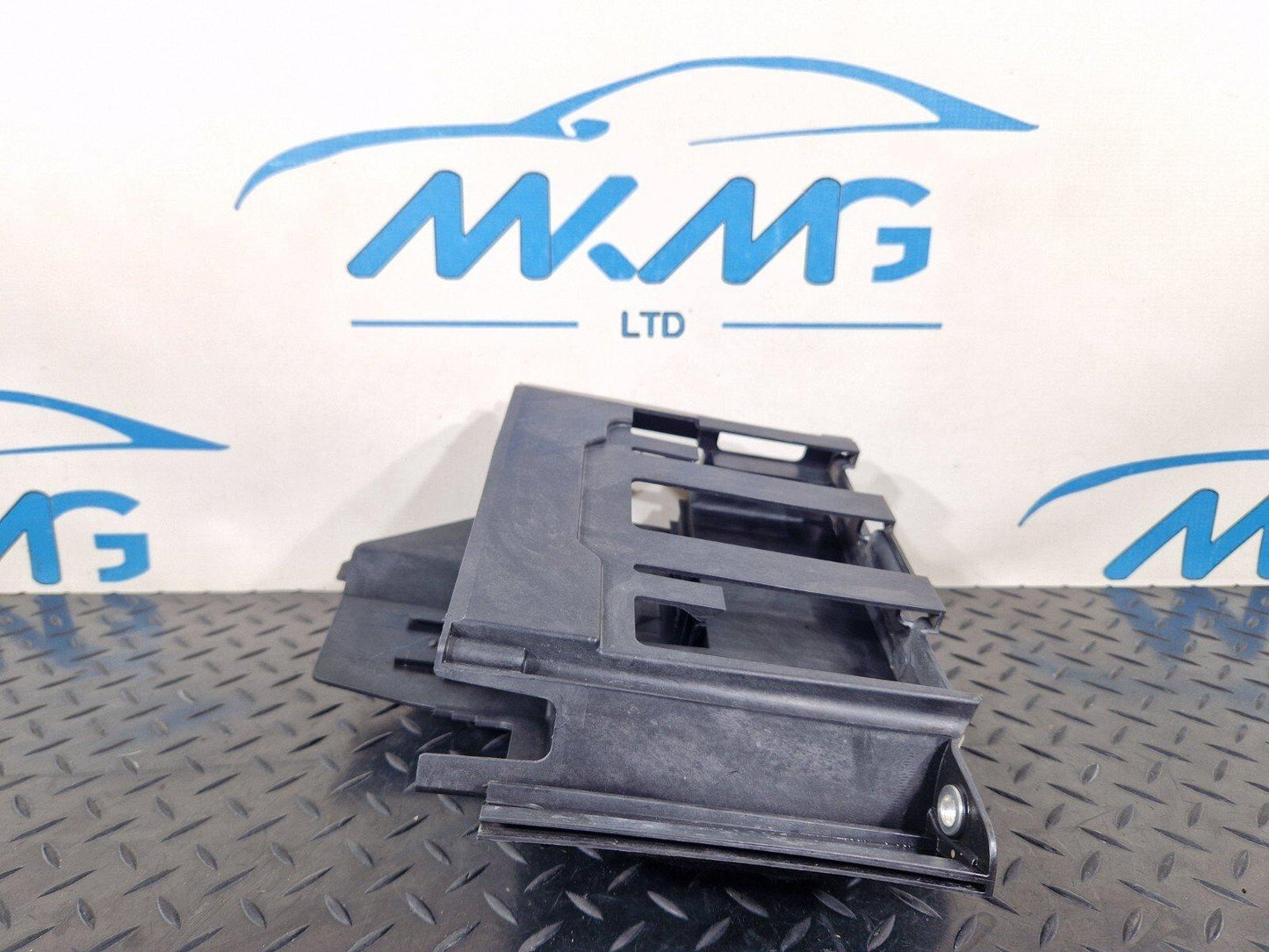 20-24 BMW 1 SERIES F40 GENUINE ENGINE CONTROL UNIT ECU HOLDER BRACKET 8581370