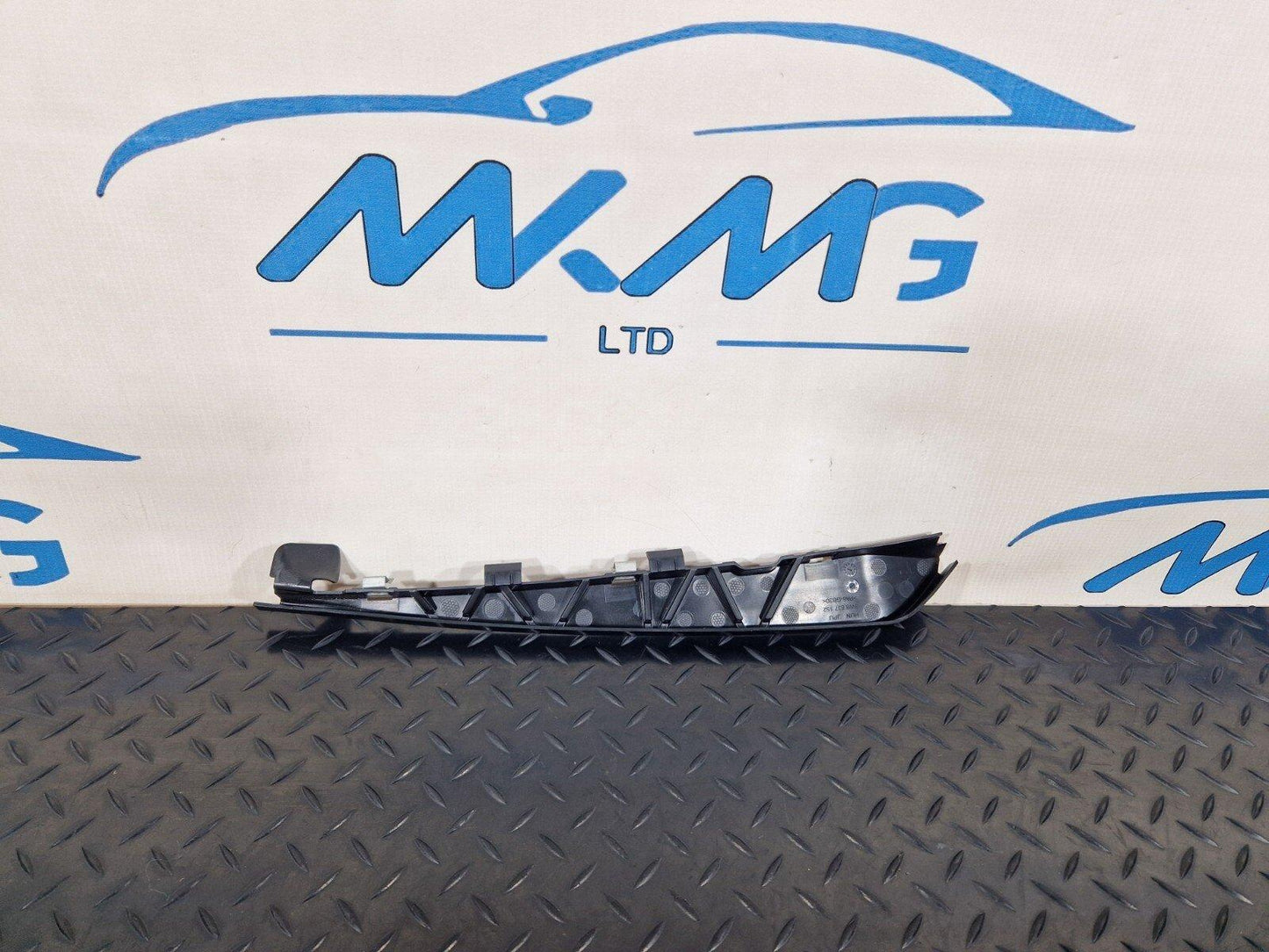 16-23 AUDI A5 F5 SPORTBACK FRONT DOOR SEAL BRACKET 8W8837152