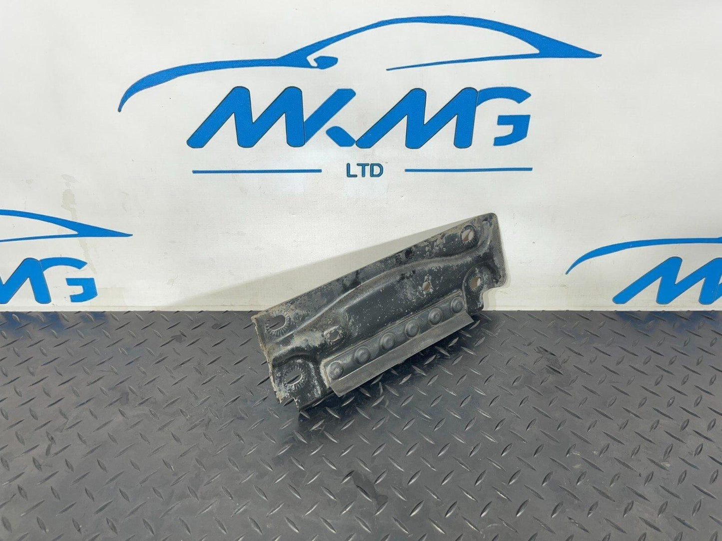 16-19 AUDI A4 B9 AVANT MUFFLER MOUNT BRACKET PLATE 8W0803183A