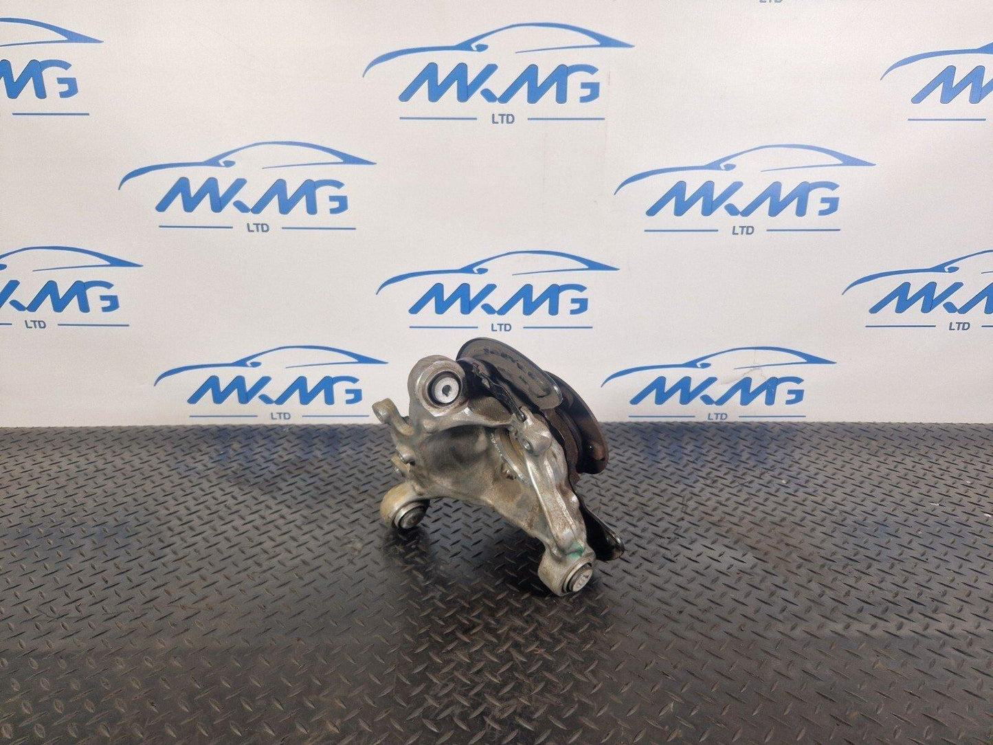 18- ON MERCEDES A B CLA W177 W247 C118 O/S/R  WHEEL HUB & BEARING 2473570400