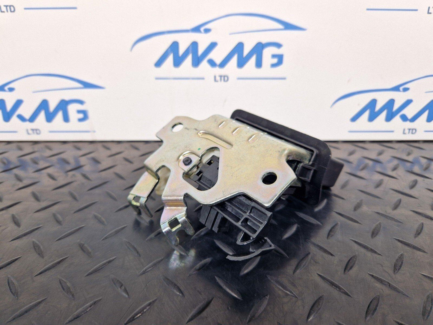 16-19 AUDI A4 B9 SALOON GENUINE TAILGATE LOCK MECHANISM OEM 3G0827503A