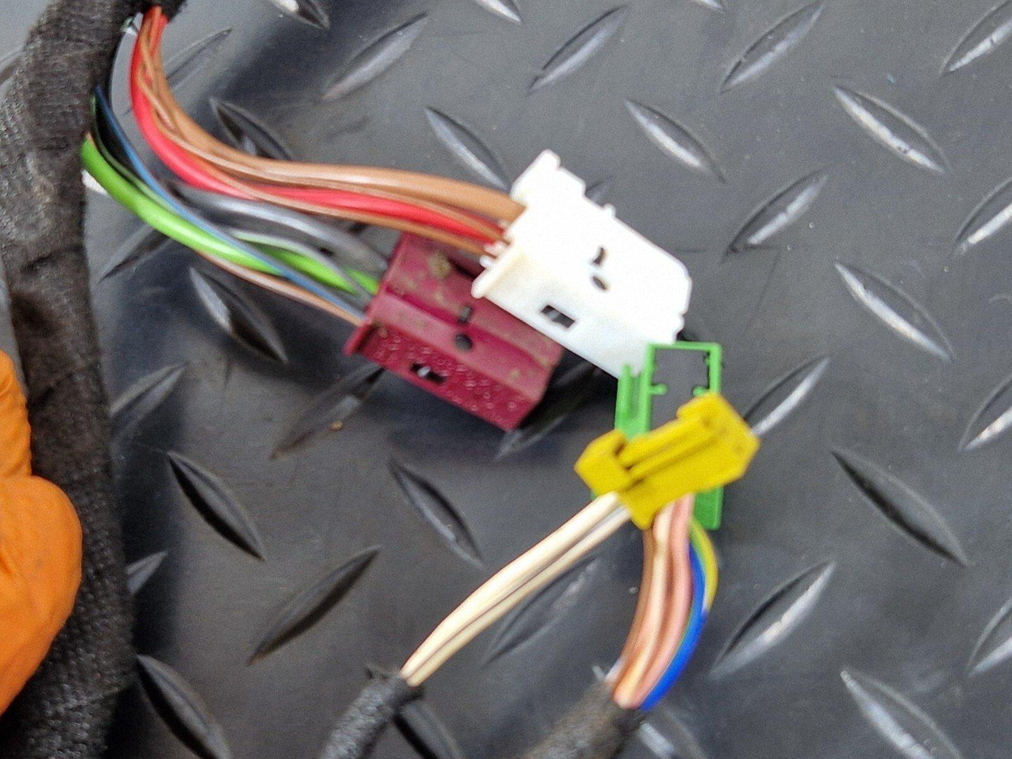14-21 MERCEDES BENZ C300h W205 REAR DOOR WIRING LOOM LEFT SIDE A2055401442
