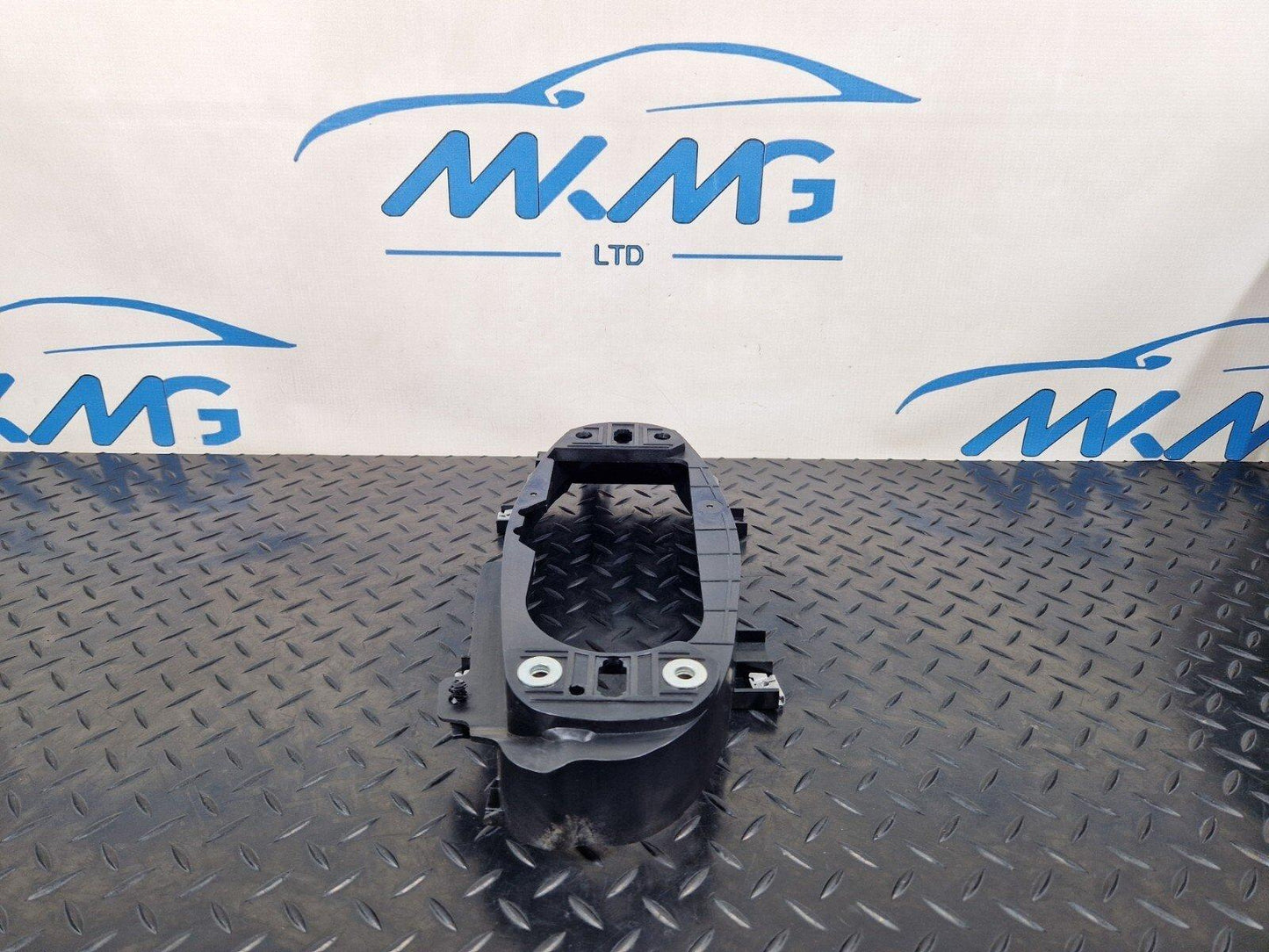 16-19 AUDI A4 B9 GENUINE GEARSTICK MOUNTING PLATE BRACKET 8W0863531