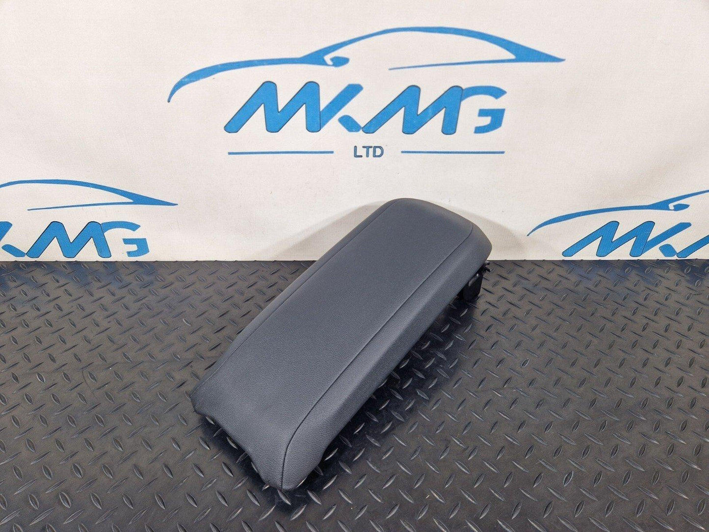 20-24 BMW 1 SERIES F40 GENUINE CENTER CONSOLE BLACK LEATHER ARMREST 9460084