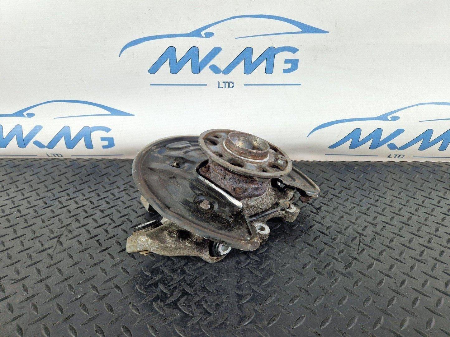 14-21 MERCEDES BENZ W205 REAR LEFT N/S WHEEL HUB CARRIER A2053500141