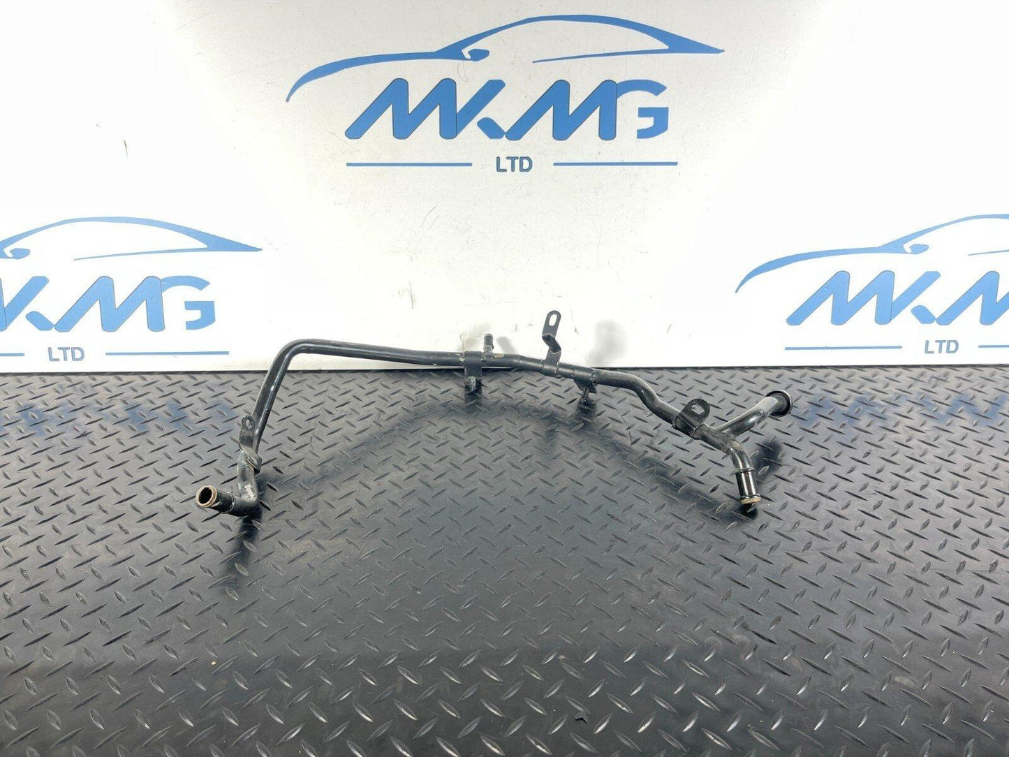 16-19 AUDI A4 B9 2.0TDI DET GENUINE DIESEL ENGINE WATER COOLANT PIPE 04L122157AB