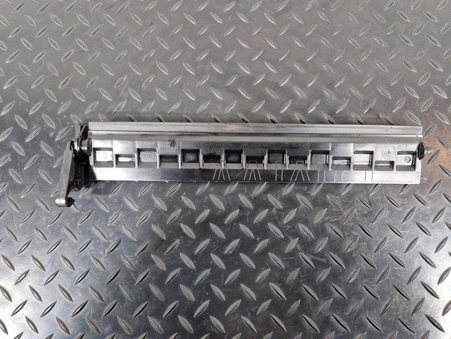 14-21 BMW 2 SERIES GRAN TOURER F45 F46 AIR DUCT SHUTTER GRILL FLAP 2L 8499973