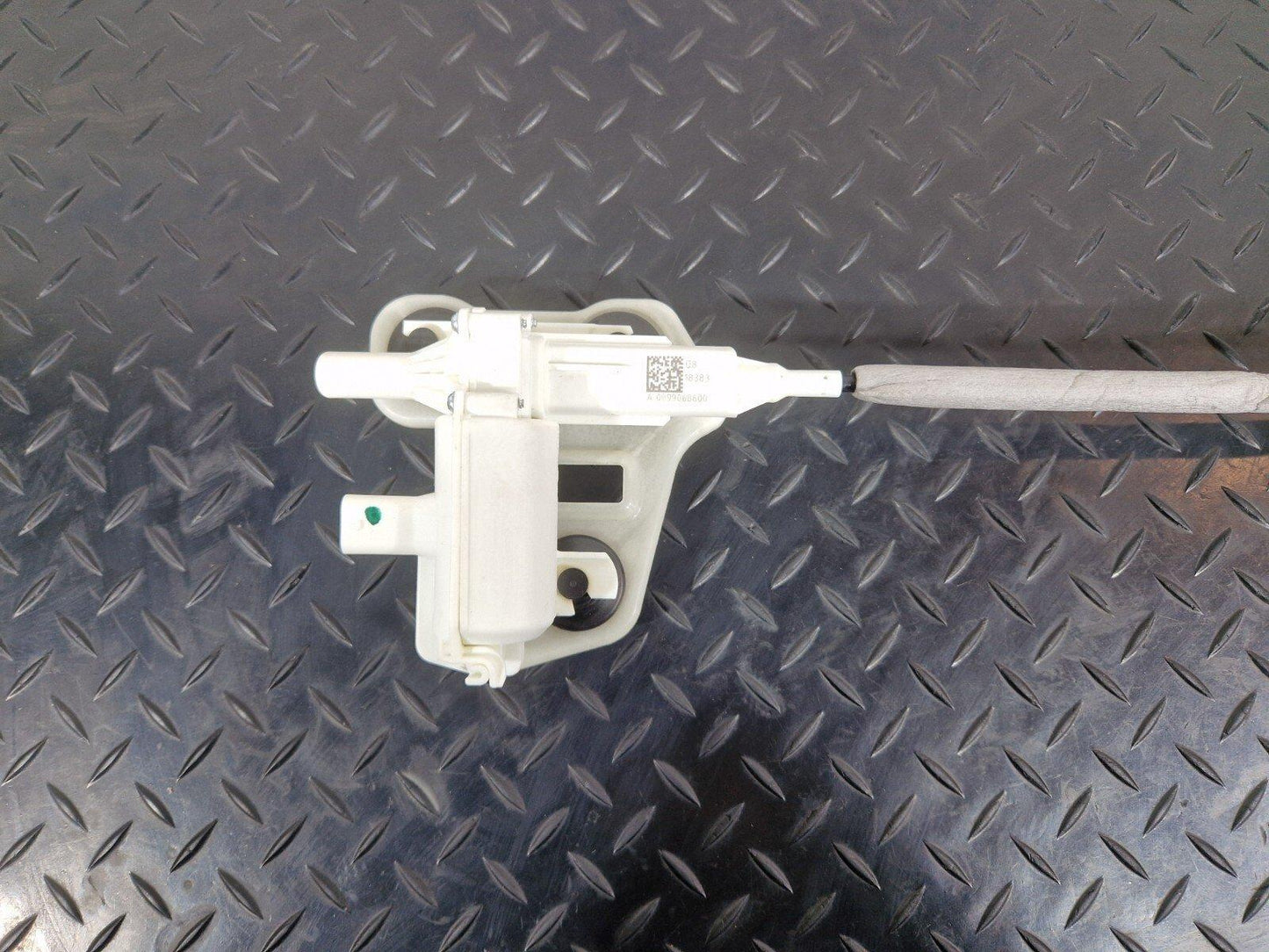 19-ON MERCEDES BENZ B CLASS W247 TAILGATE BOOT LOCK MOTOR ACTUATOR  A0999068600