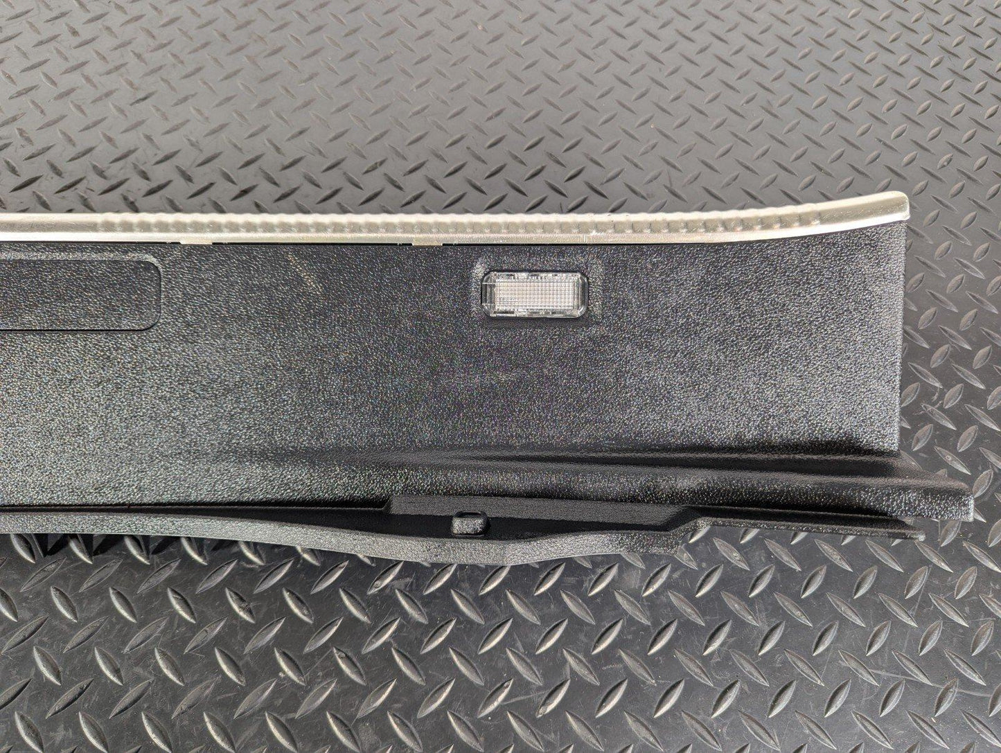 10-17 AUDI A8 4H REAR BOOT CHROME LOADING COVER PANEL TRIM 4H0863471