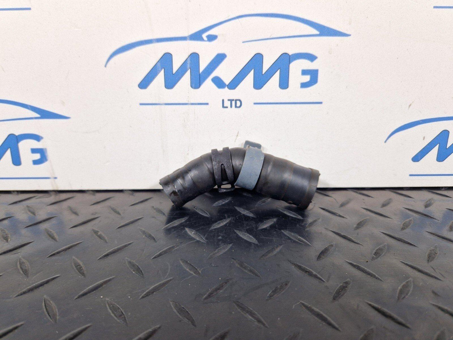 16-19 AUDI A4 AVANT B9 S-LINE OEM WATER COOLANT PIPE 8W0819376E