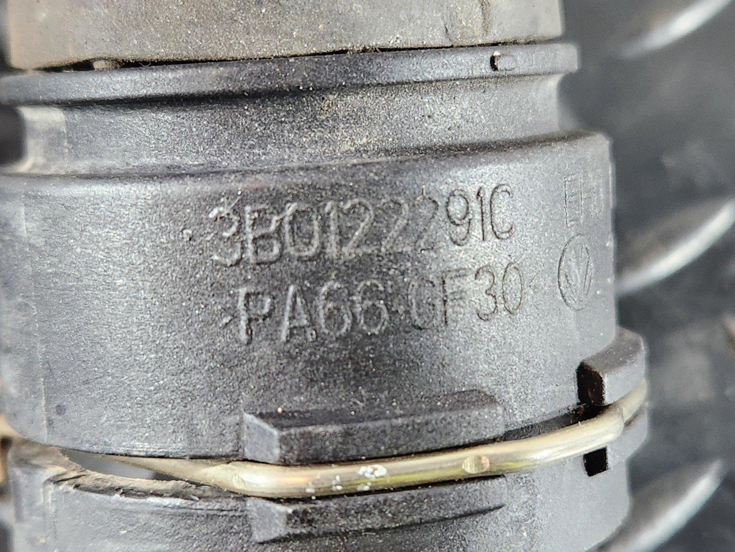16-19 AUDI A4 B9 GENUINE COOLANT HOSE PIPE 3B0122291C 8W0121101J