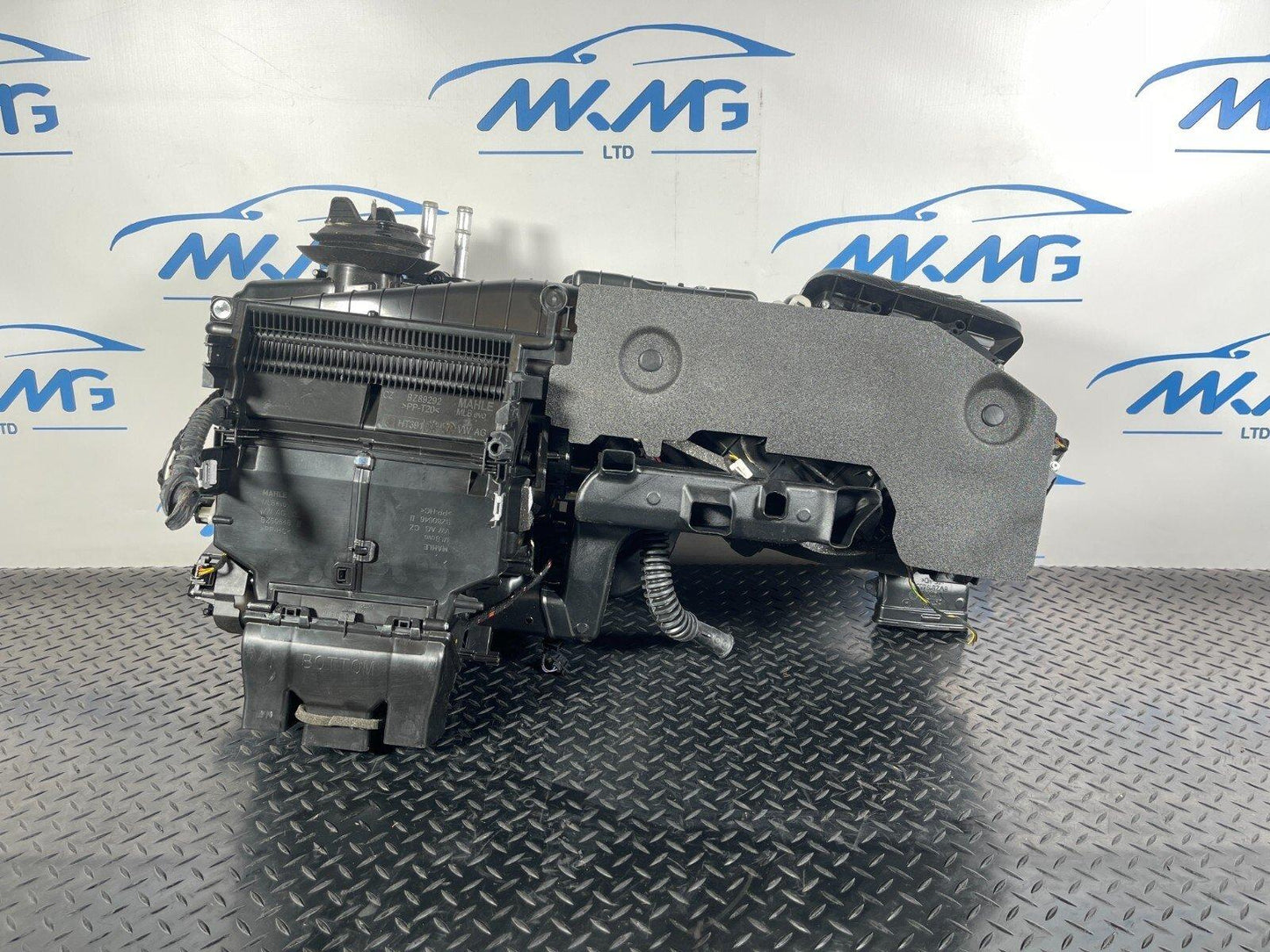 16-23 AUDI A5 F5 SPORTBACK S-LINE GENUINE FRONT DASH HEATER MATRIX 8W2820005AG