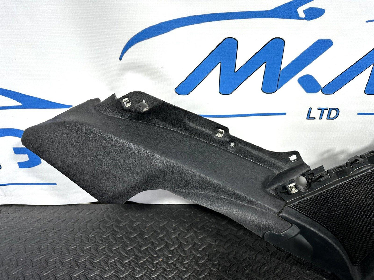 MERCEDES BENZ E CLASS C207 COUPE PASSENGER SIDE REAR C PILLAR COVER A2076901325