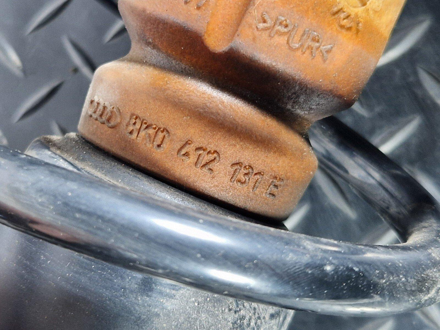 16-19 AUDI A4 B9 AVANT ULTRA SE GENUINE FRONT RIGHT O/S SHOCK ABSORBER 8W0031T