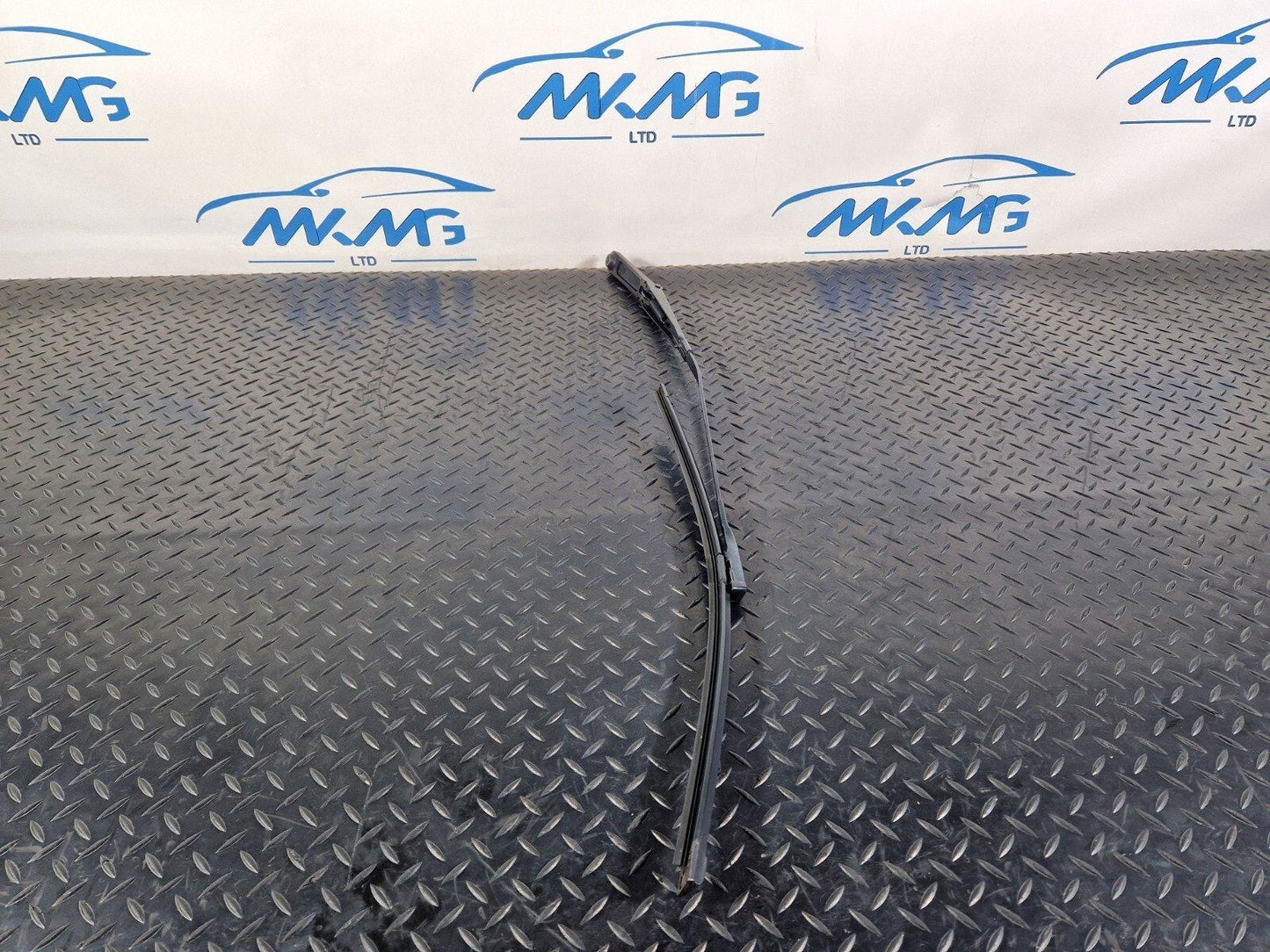 16-23 AUDI A5 F5 SPORTBACK FRONT LEFT PASSENGER SIDE WIPER ARM & BLADE 8W2955407