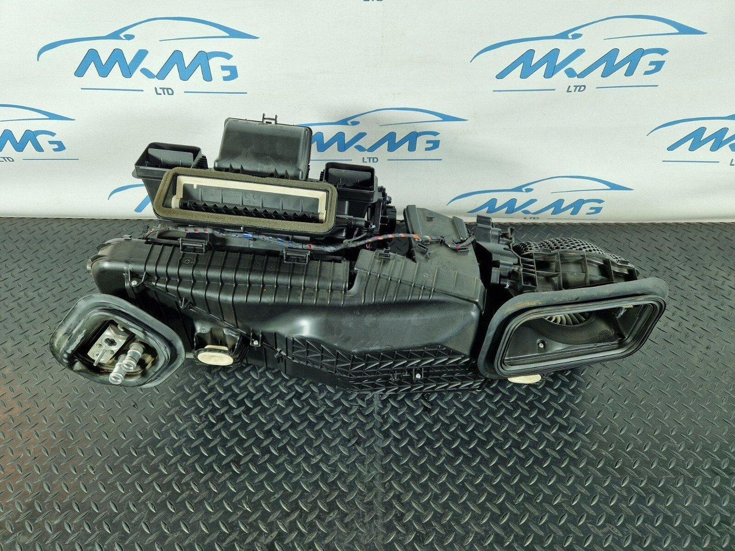 14-21 MERCEDES BENZ W205 GENUINE HEATER MATRIX/RADIATOR/CORE A2058306304