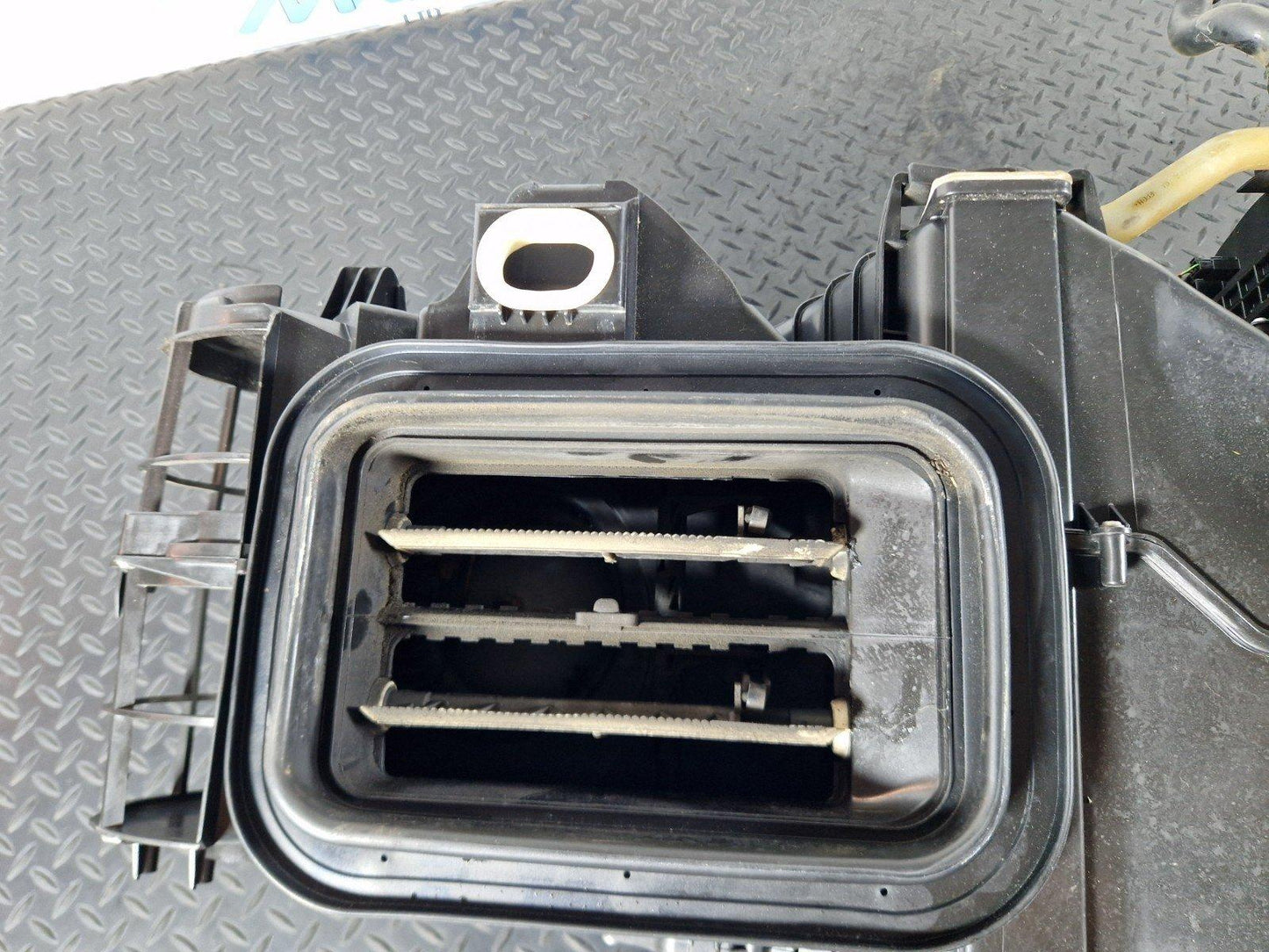 14-23 MERCEDES VITO W447 GENUINE HEATER MATRIX BLOWER BOX HOUSING A4478308200