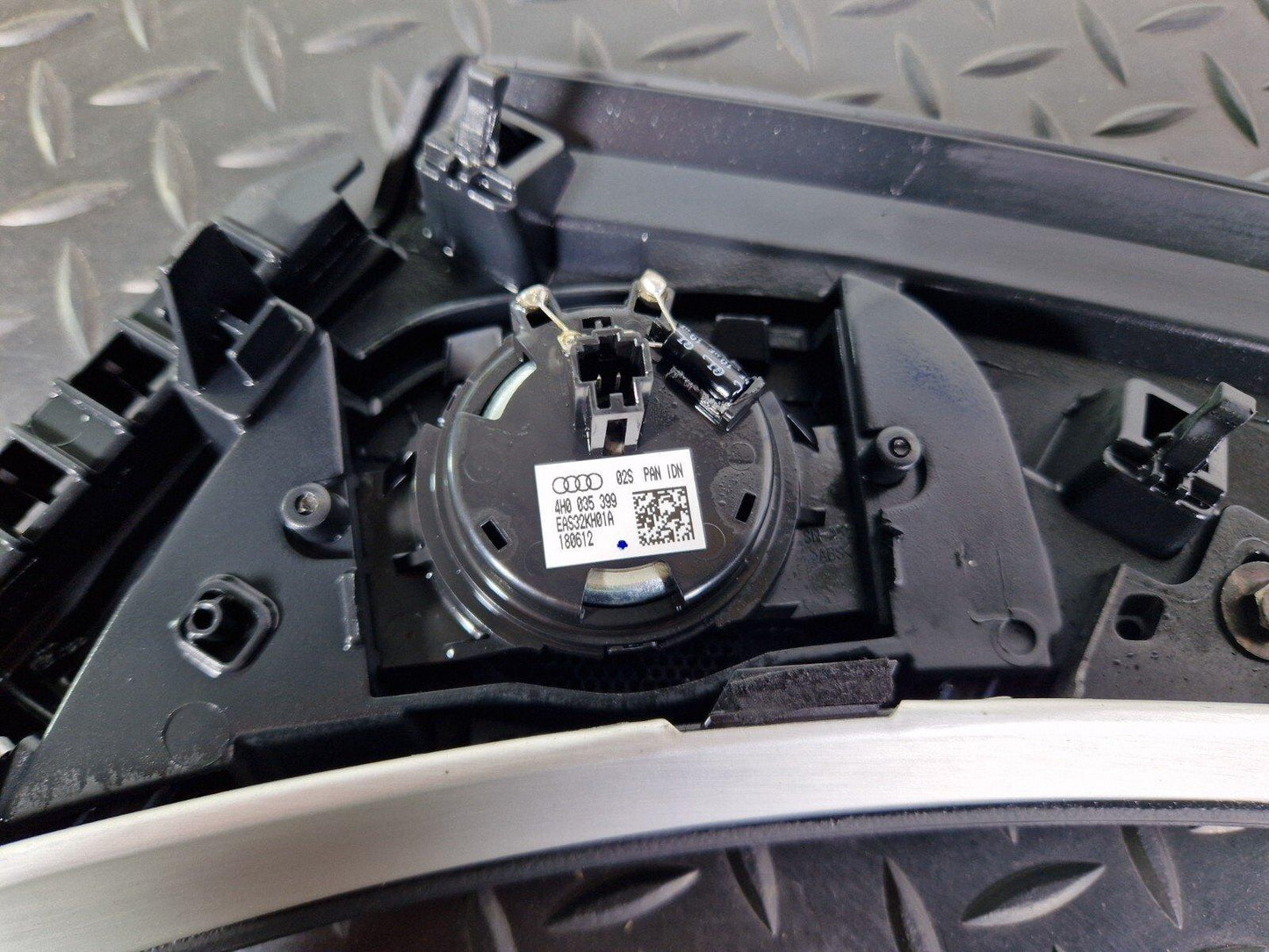 10-18 AUDI A7 4G S-LINE DASHBOARD TOP TRIM PANEL & TWEETERS & CHROME TRIM