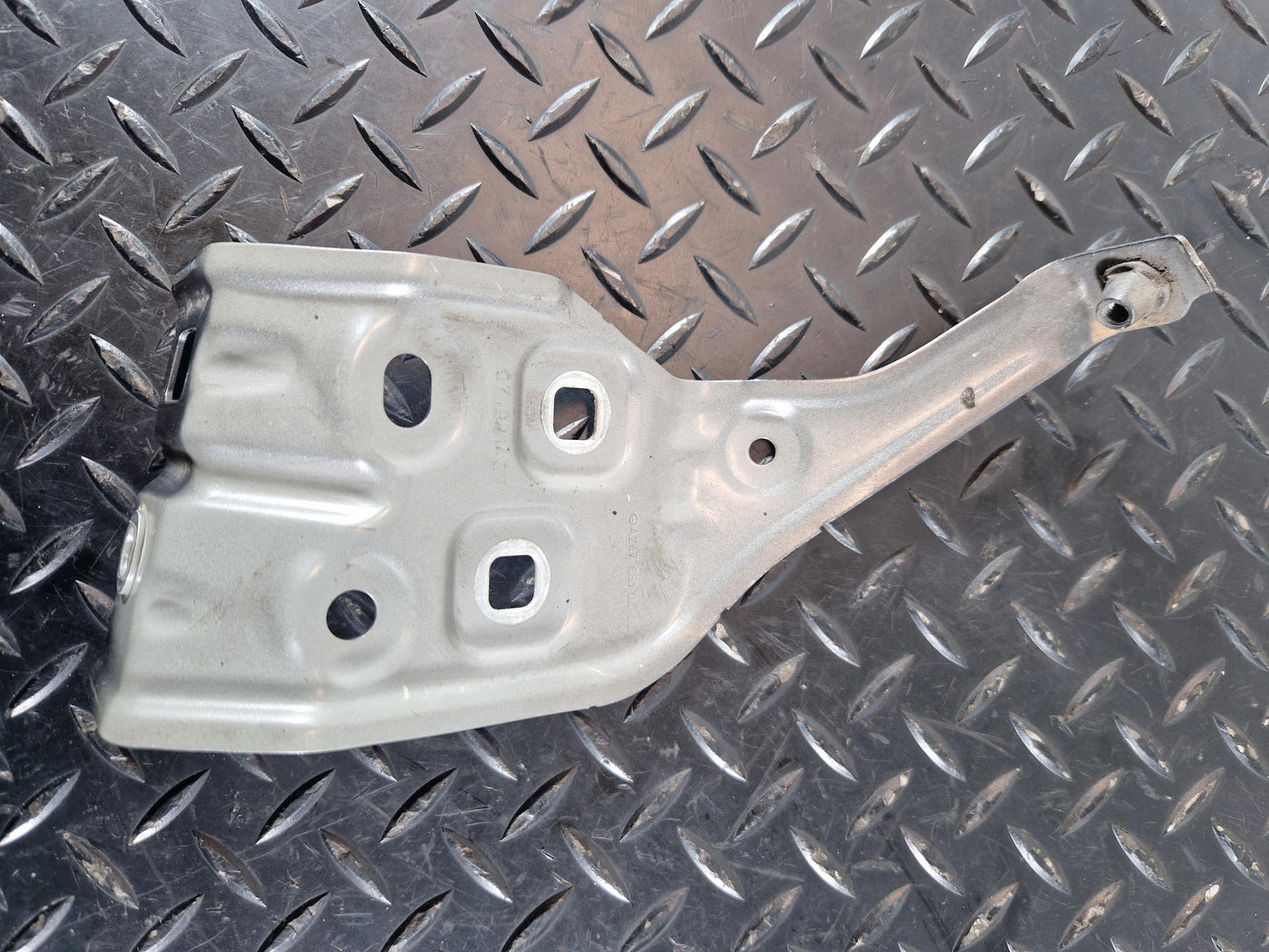 2019 - Mercedes-Benz B200d B-Class W247 Front Right Fender Bracket A2478810400