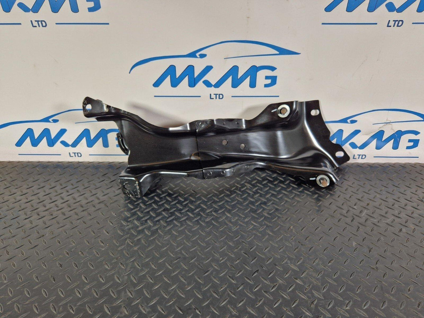 2019-ON LAND ROVER DISCOVERY L550 LEFT SIDE FLOOR SUPPORT BRACKET LK72103A11AD